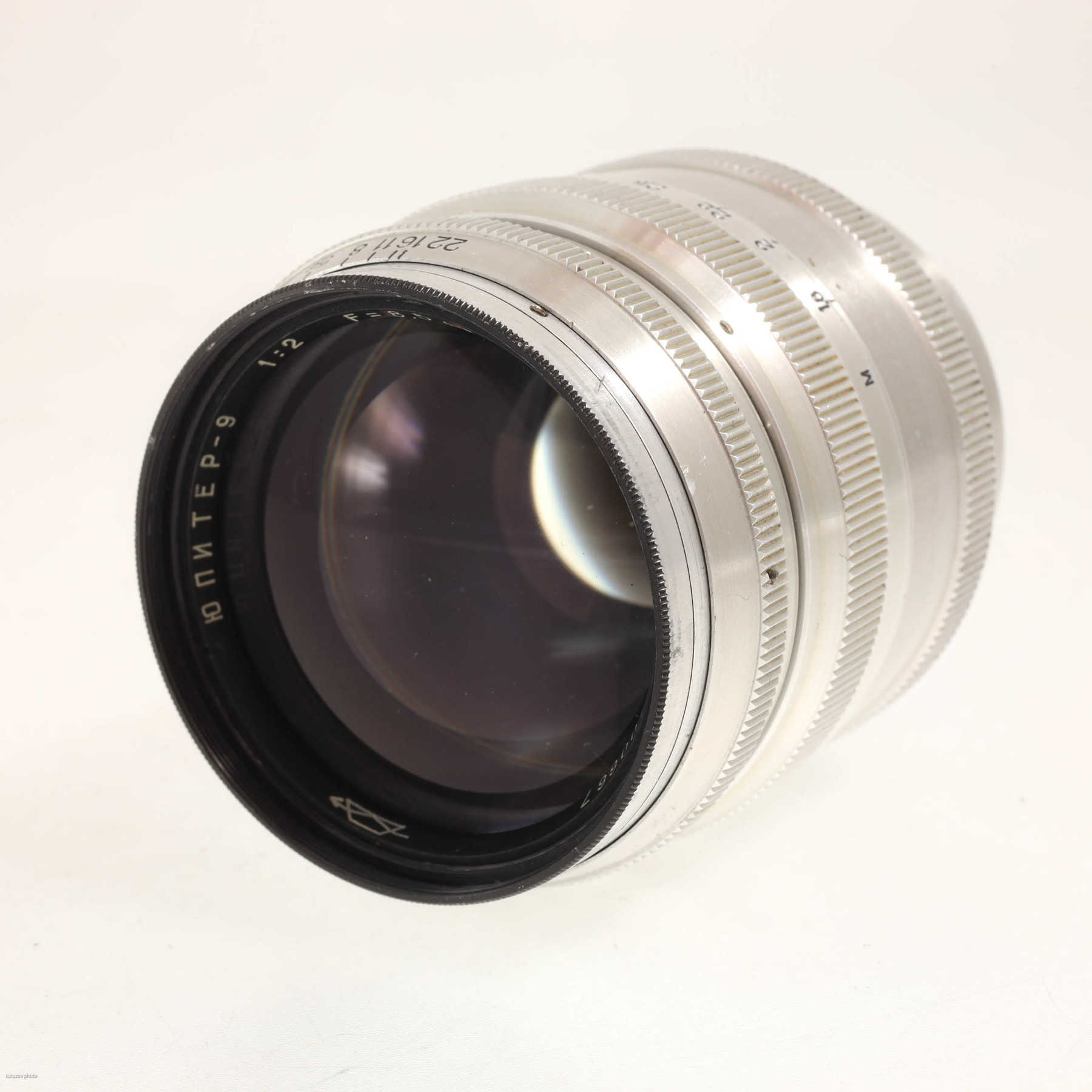 Зенит (КМЗ) 85mm f/2 Юпитер-9 (M39) Зенит (КМЗ) 85mm f/2 Юпитер-9 (M39)