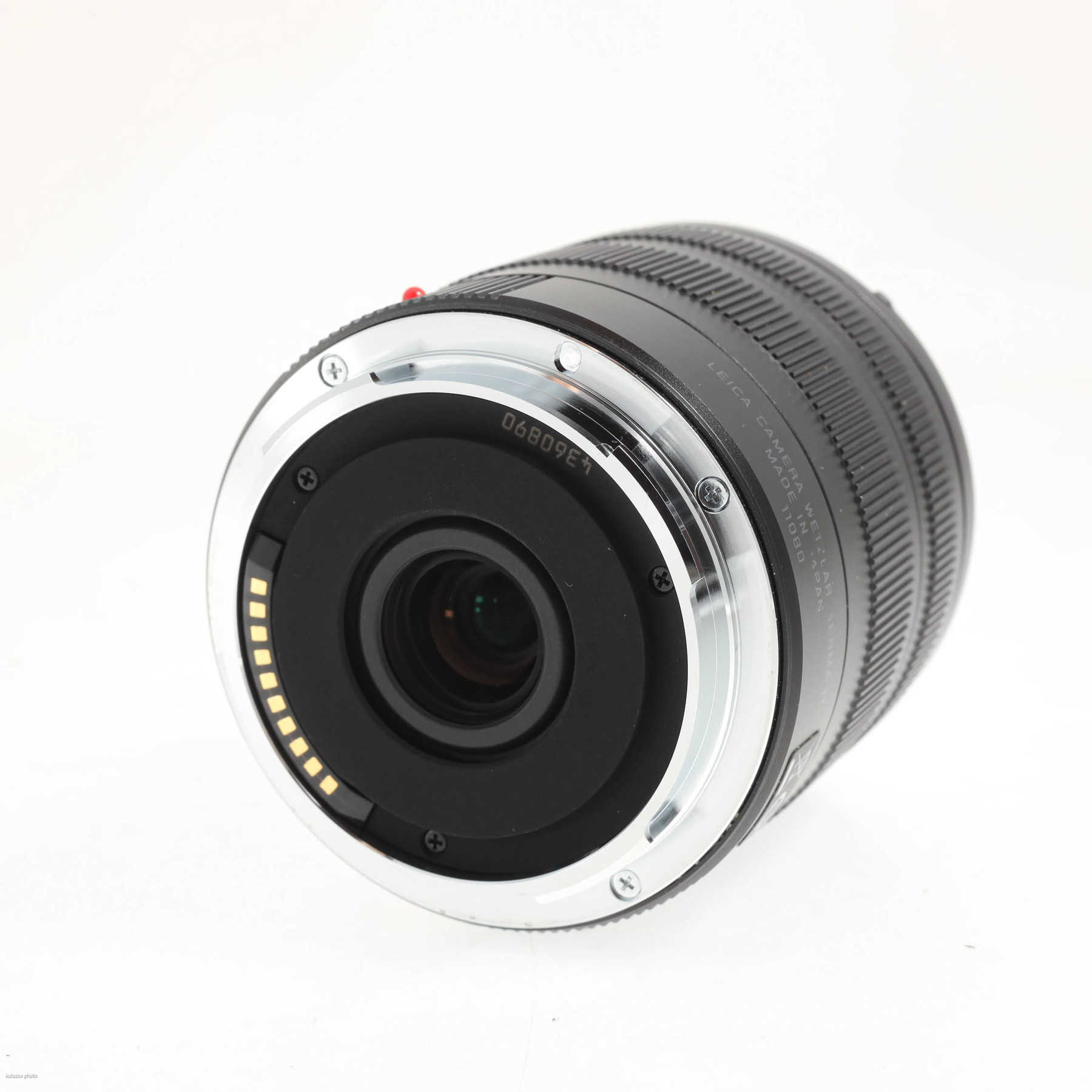 Leica TL2 с объективом 18-56mm f/3.5-5.6 ASPH Vario-Elmar-TL Leica TL2 с объективом 18-56mm f/3.5-5.6 ASPH Vario-Elmar-TL