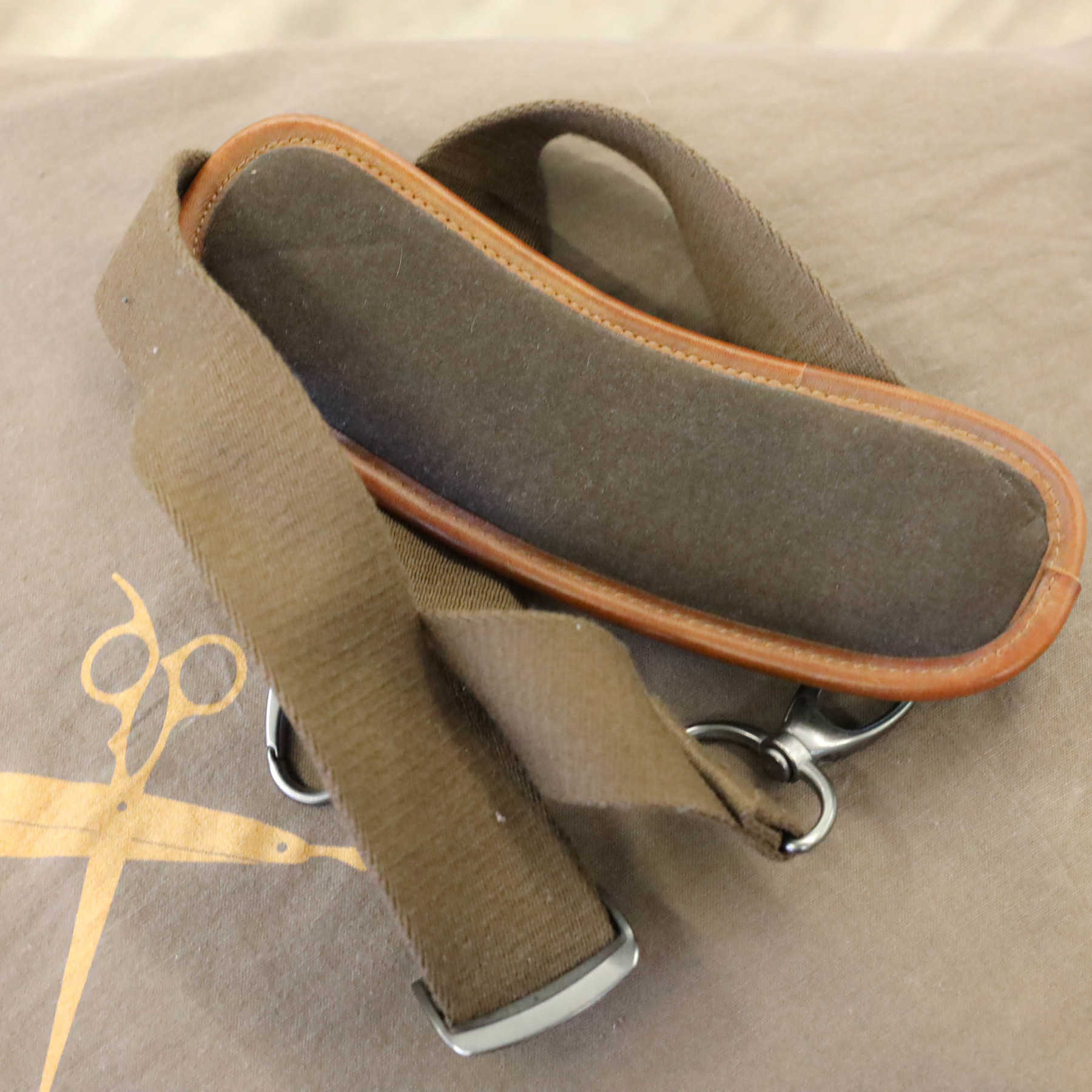 Сумка Barber Shop Quiff Doctor Camera Bag Сумка Barber Shop Quiff Doctor Camera Bag