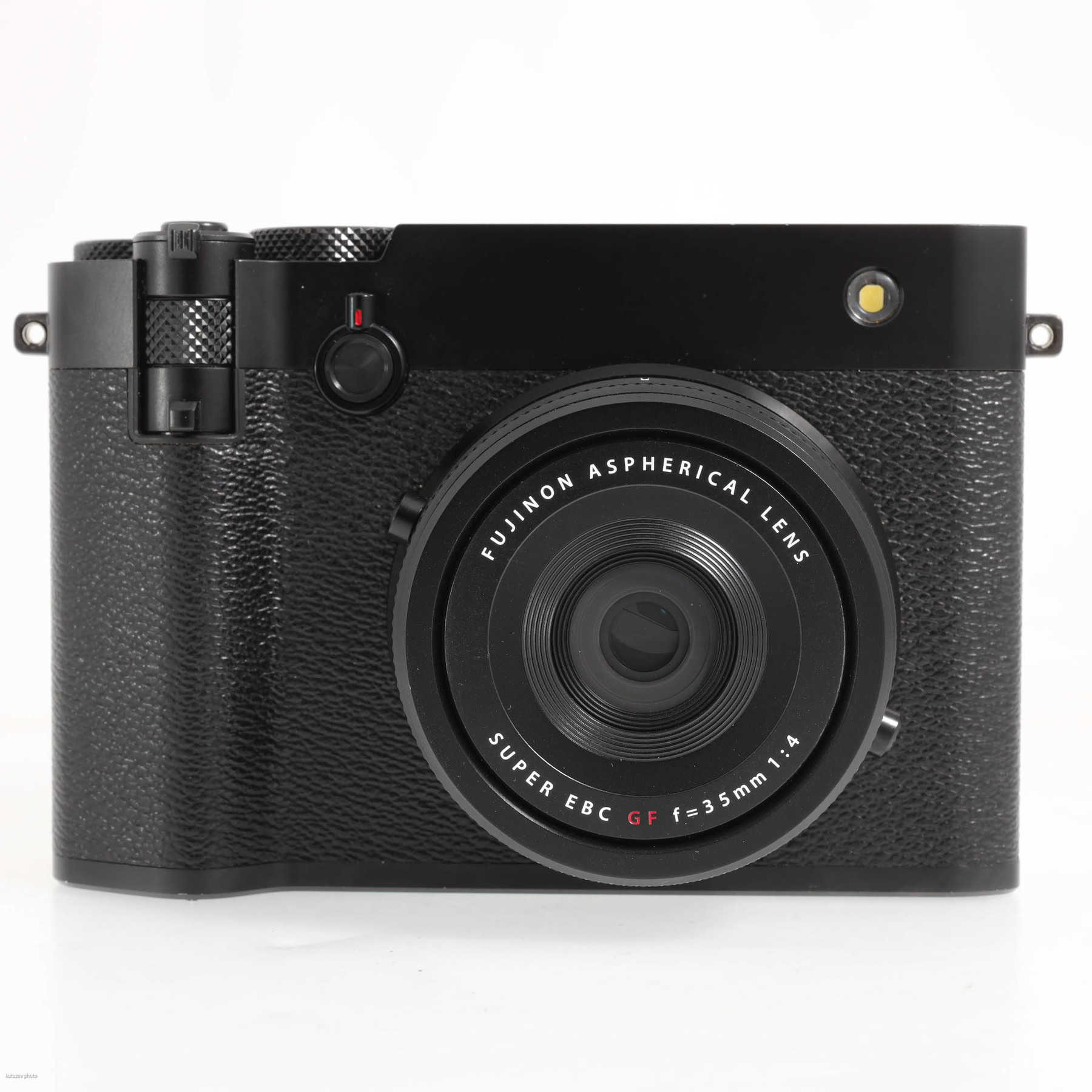 Fujifilm GFX 100RF Black с широкоугольным конвертером Fujifilm GFX 100RF Black с широкоугольным конвертером