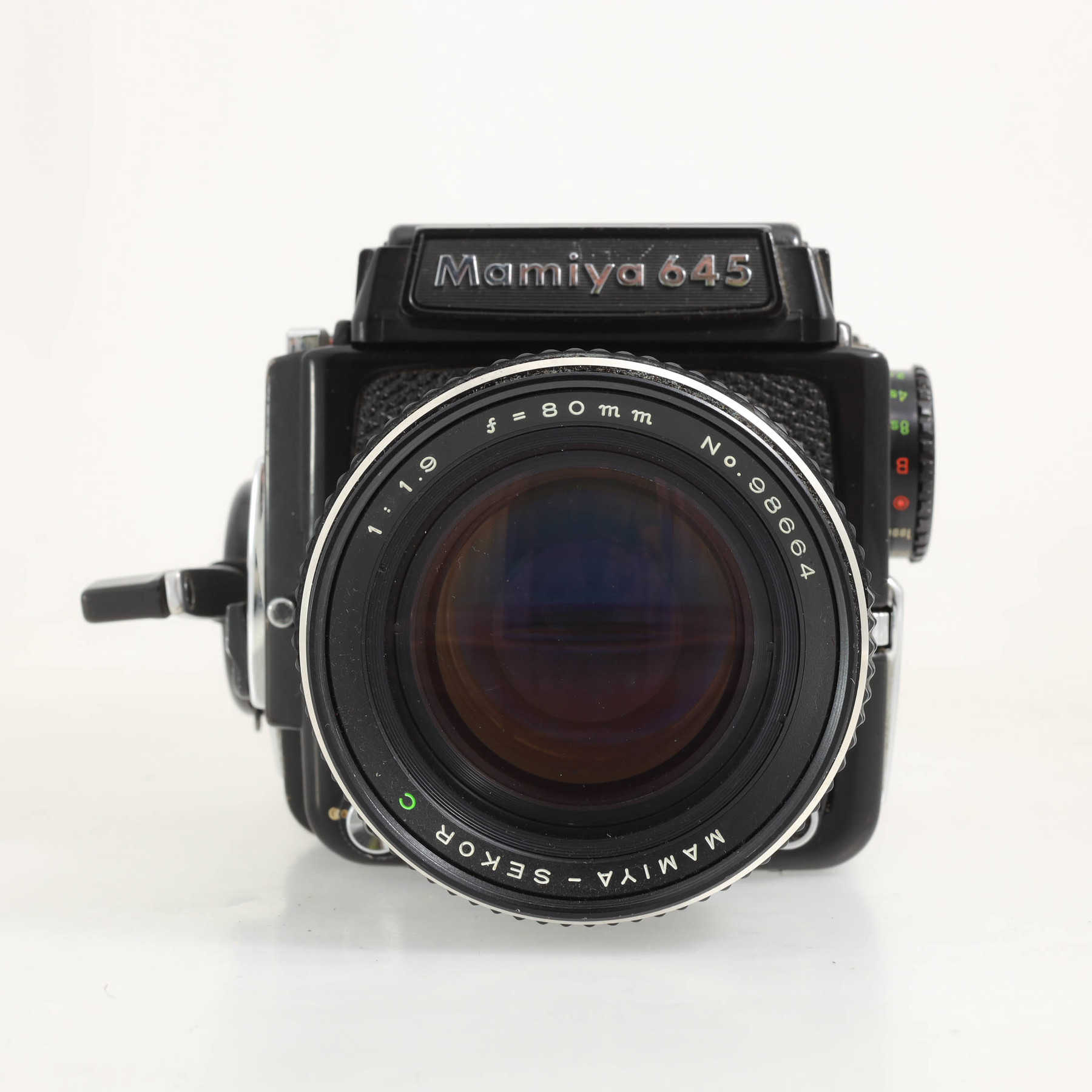 Mamiya M645 1000s с объективом 80mm f/1.9 Sekor C Mamiya M645 1000s с объективом 80mm f/1.9 Sekor C