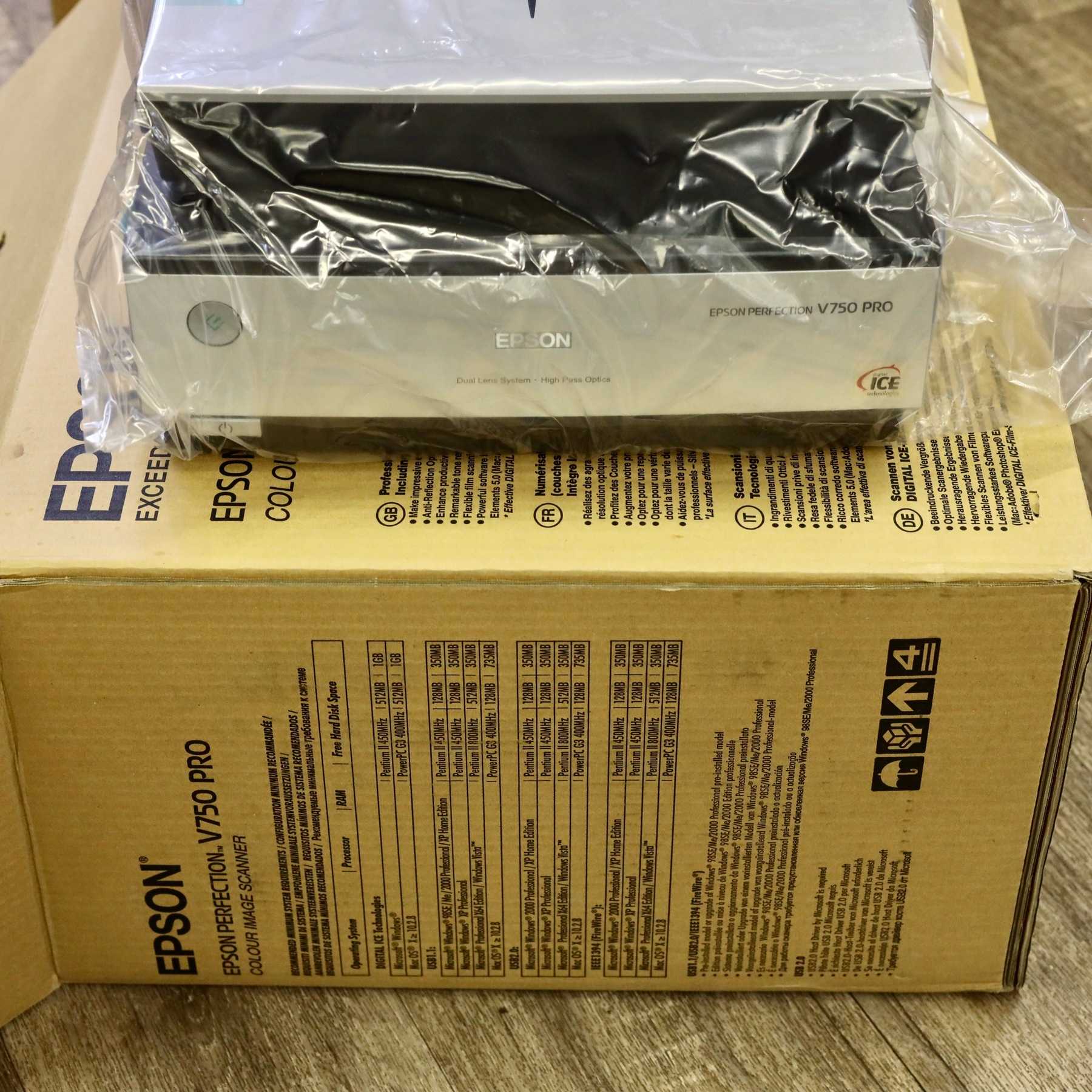 Epson V750 Pro Сканер Epson V750 Pro Сканер