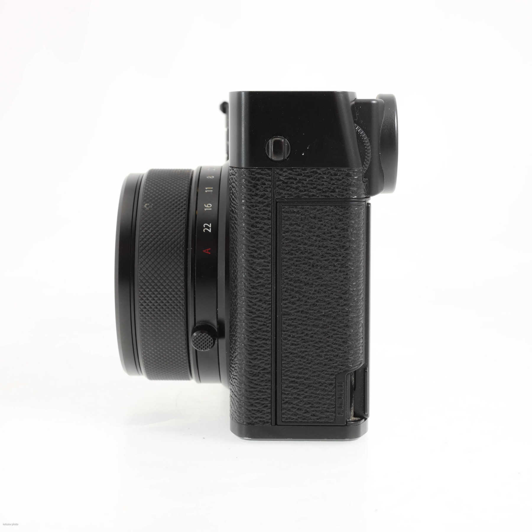Fujifilm GFX 100RF Black с широкоугольным конвертером Fujifilm GFX 100RF Black с широкоугольным конвертером