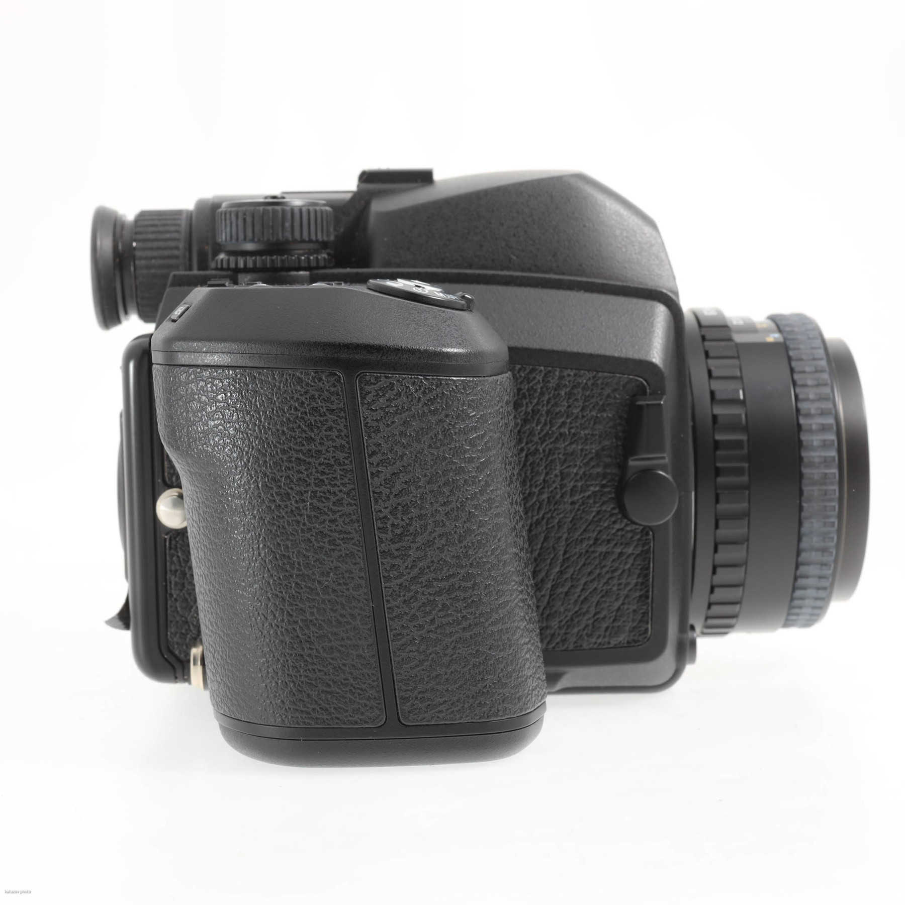 Pentax 645N II с объективом FA 75mm f/2.8 Pentax 645N II с объективом FA 75mm f/2.8