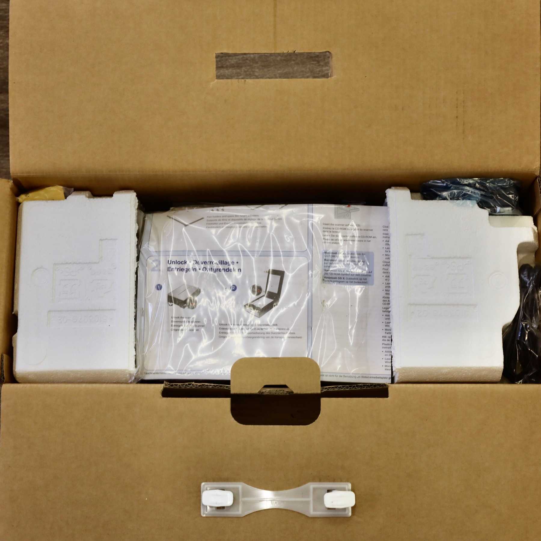 Epson V750 Pro Сканер Epson V750 Pro Сканер