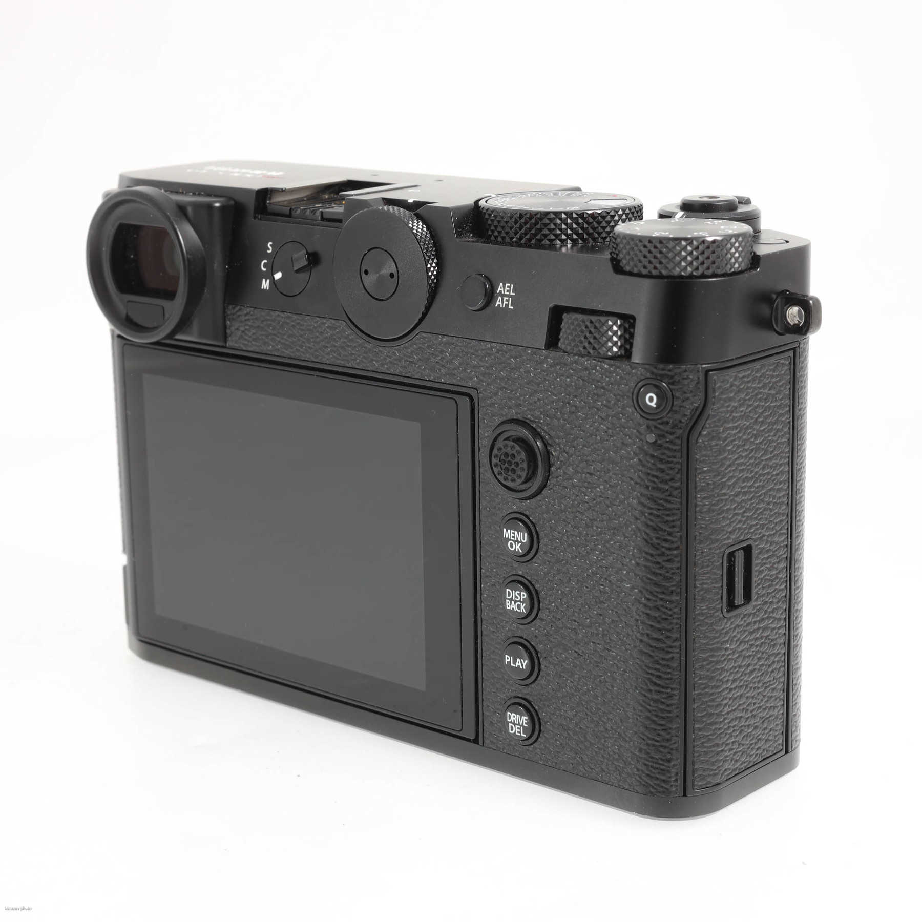 Fujifilm GFX 100RF Black с широкоугольным конвертером Fujifilm GFX 100RF Black с широкоугольным конвертером