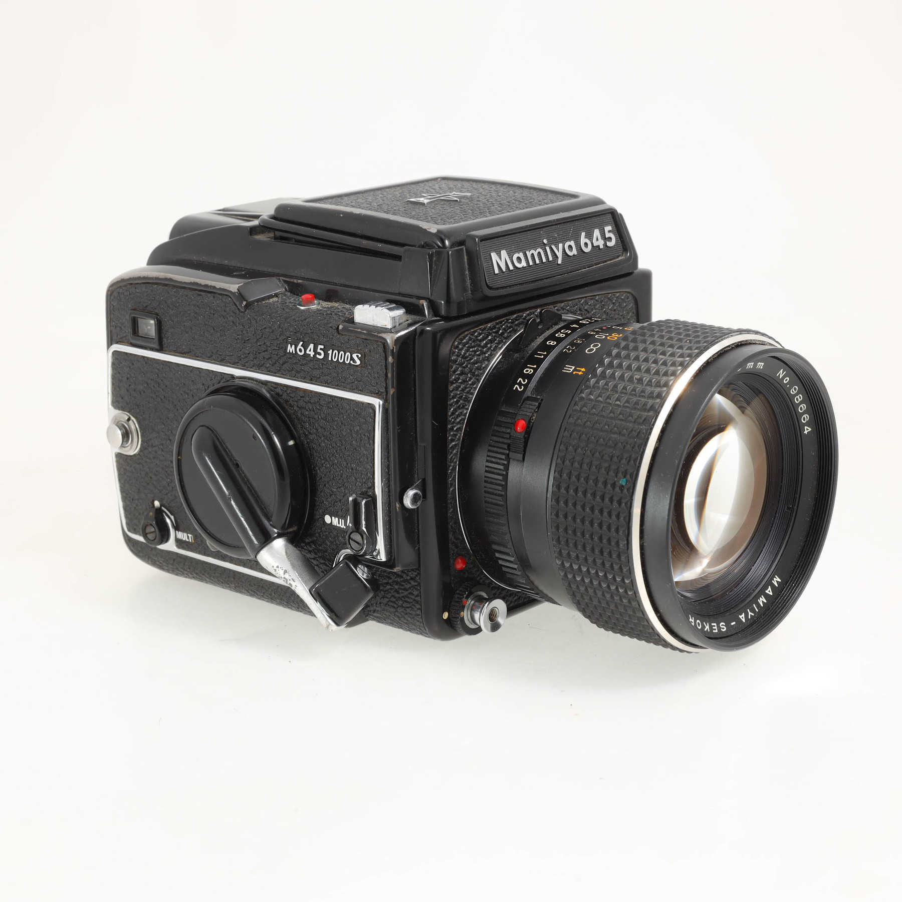 Mamiya M645 1000s с объективом 80mm f/1.9 Sekor C Mamiya M645 1000s с объективом 80mm f/1.9 Sekor C