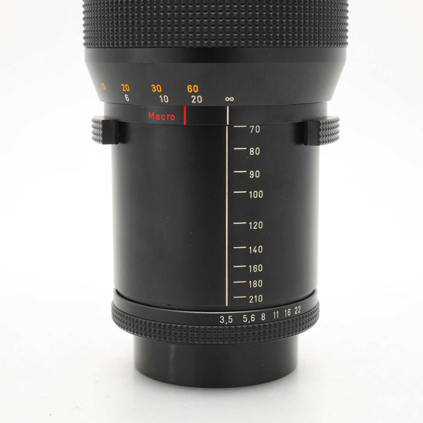 Contax 70-210mm f/3.5 T* Zeiss Vario-Sonnar Contax 70-210mm f/3.5 T* Zeiss Vario-Sonnar