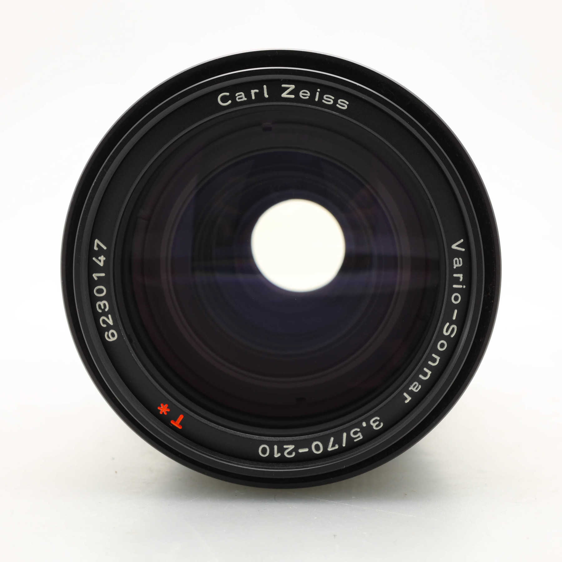 Contax 70-210mm f/3.5 T* Zeiss Vario-Sonnar Contax 70-210mm f/3.5 T* Zeiss Vario-Sonnar