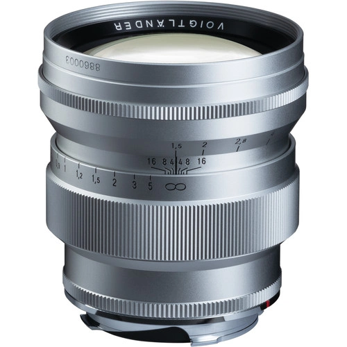 Voigtländer Nokton 75mm f/1.5 Aspherical black