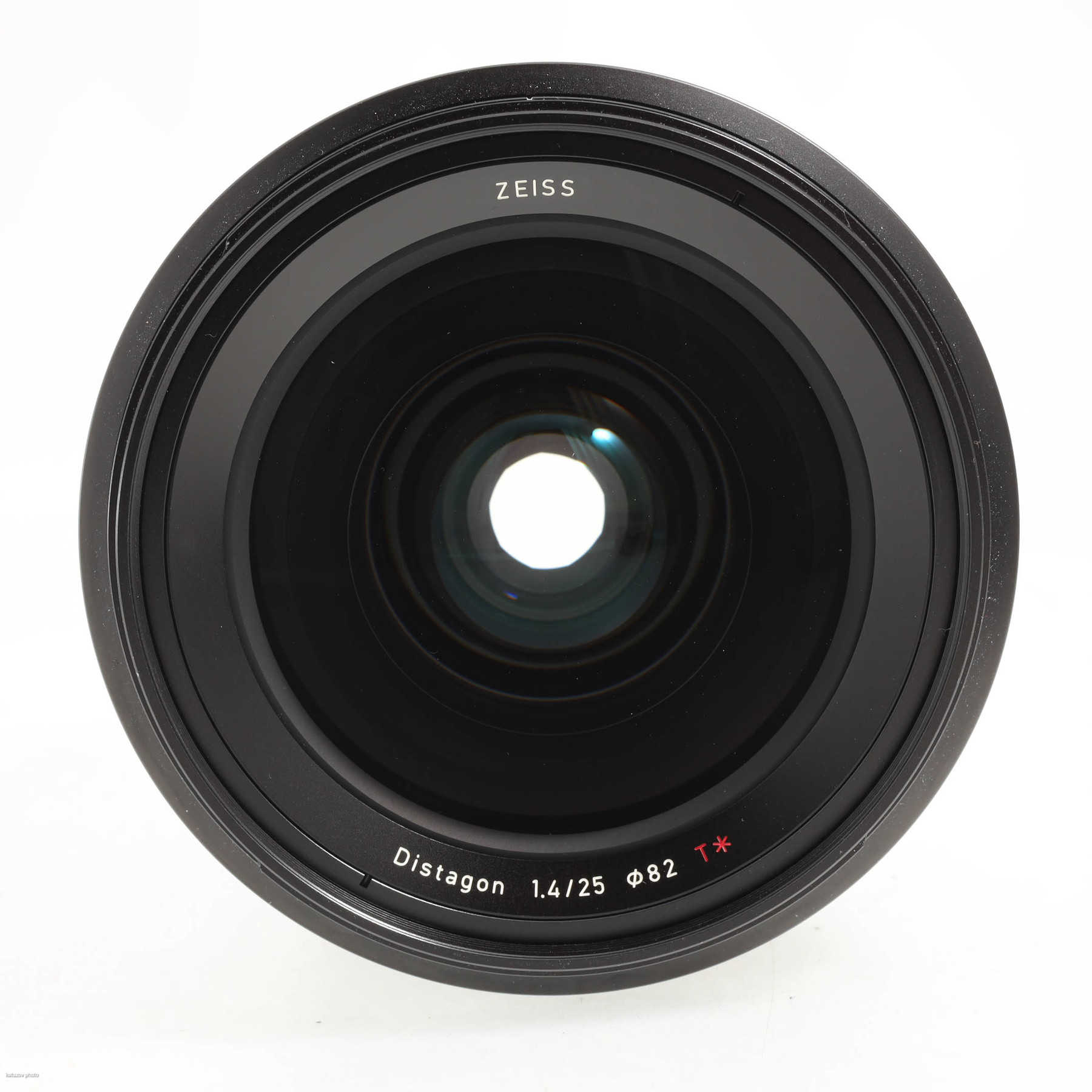 Zeiss Milvus ZE Super Speed набор из 5-х объективов для Canon EF Zeiss Milvus ZE Super Speed набор из 5-х объективов для Canon EF