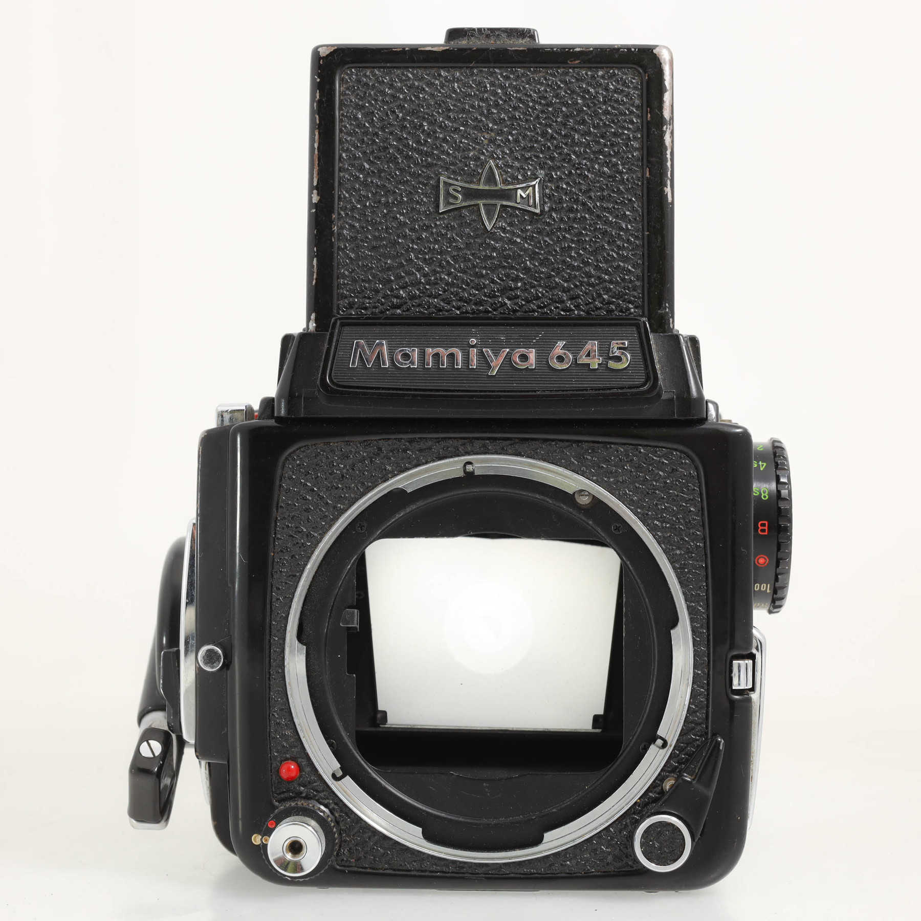 Mamiya M645 1000s с объективом 80mm f/1.9 Sekor C Mamiya M645 1000s с объективом 80mm f/1.9 Sekor C