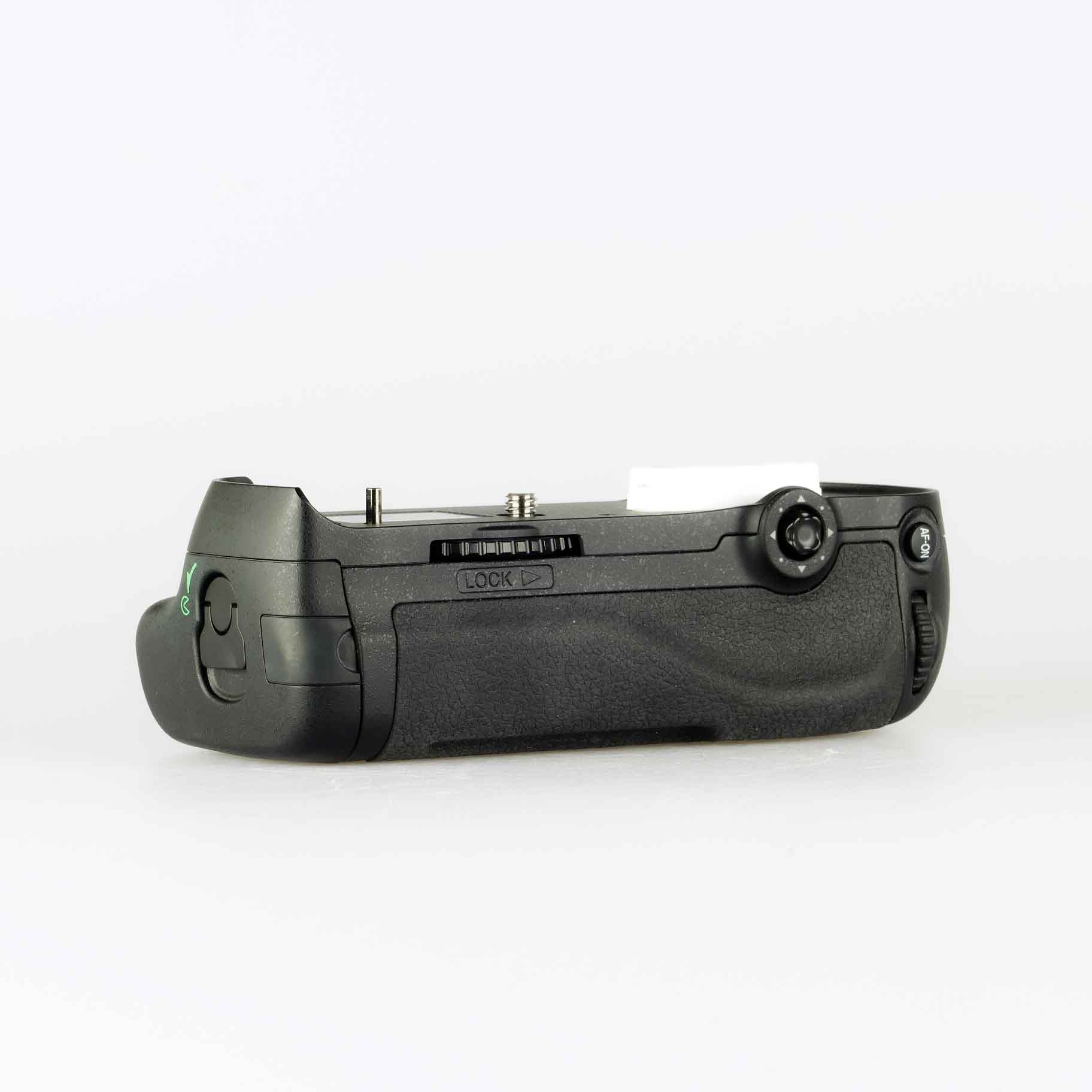 Nikon MB-D12 батарейный блок