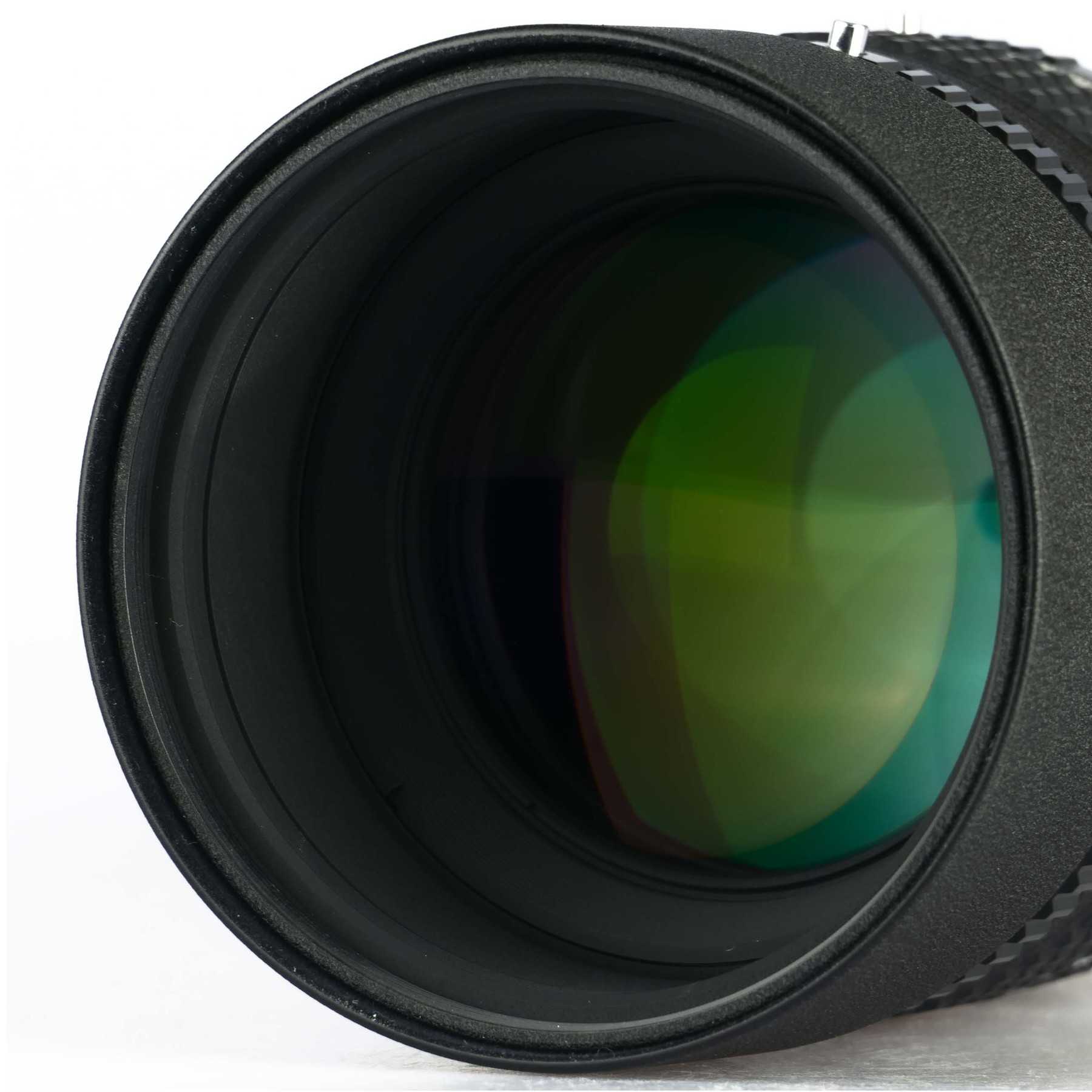 Nikon AF DC-Nikkor 105mm f/2D Nikon AF DC-Nikkor 105mm f/2D