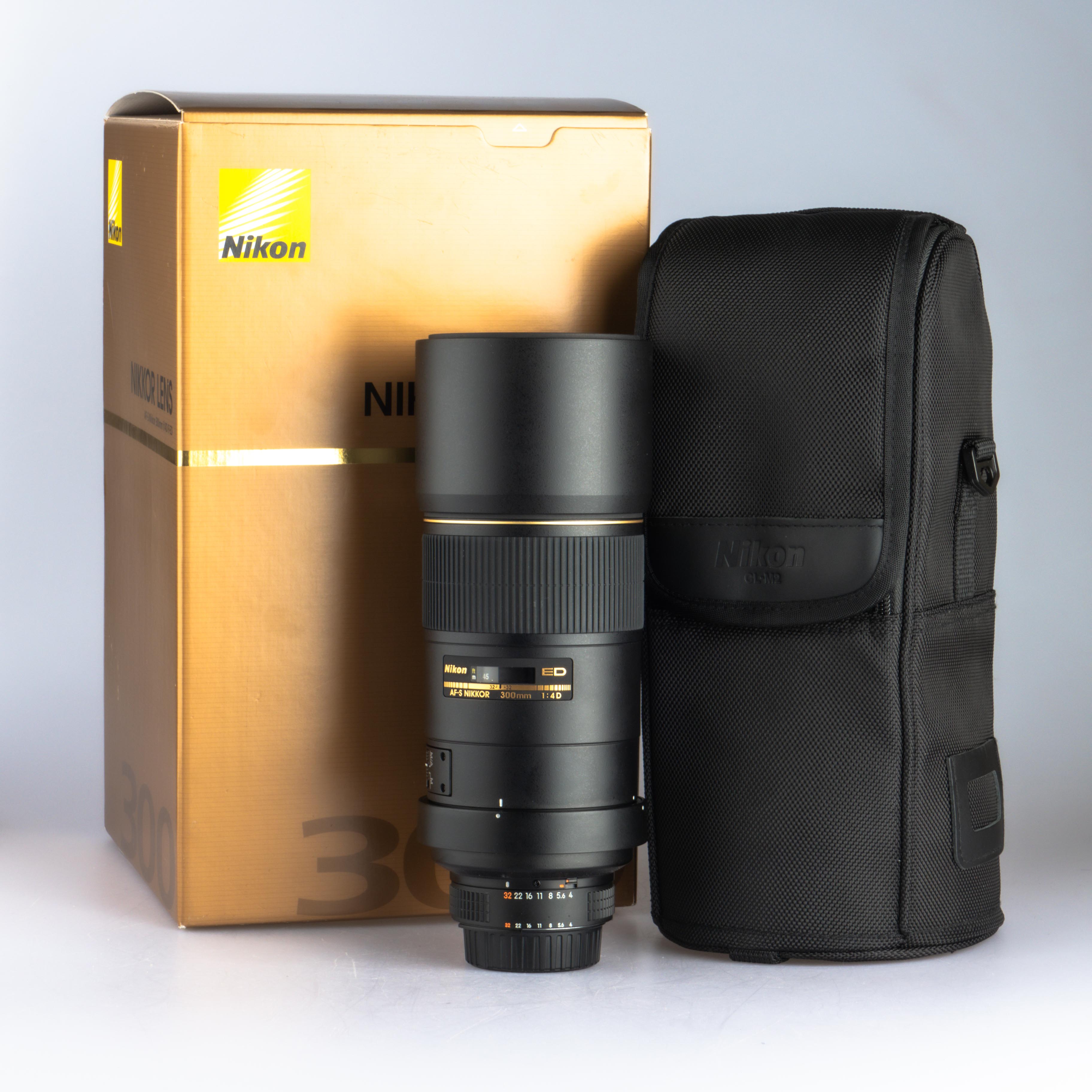 Nikon 300mm f/4 AF-S Nikkor D ED
