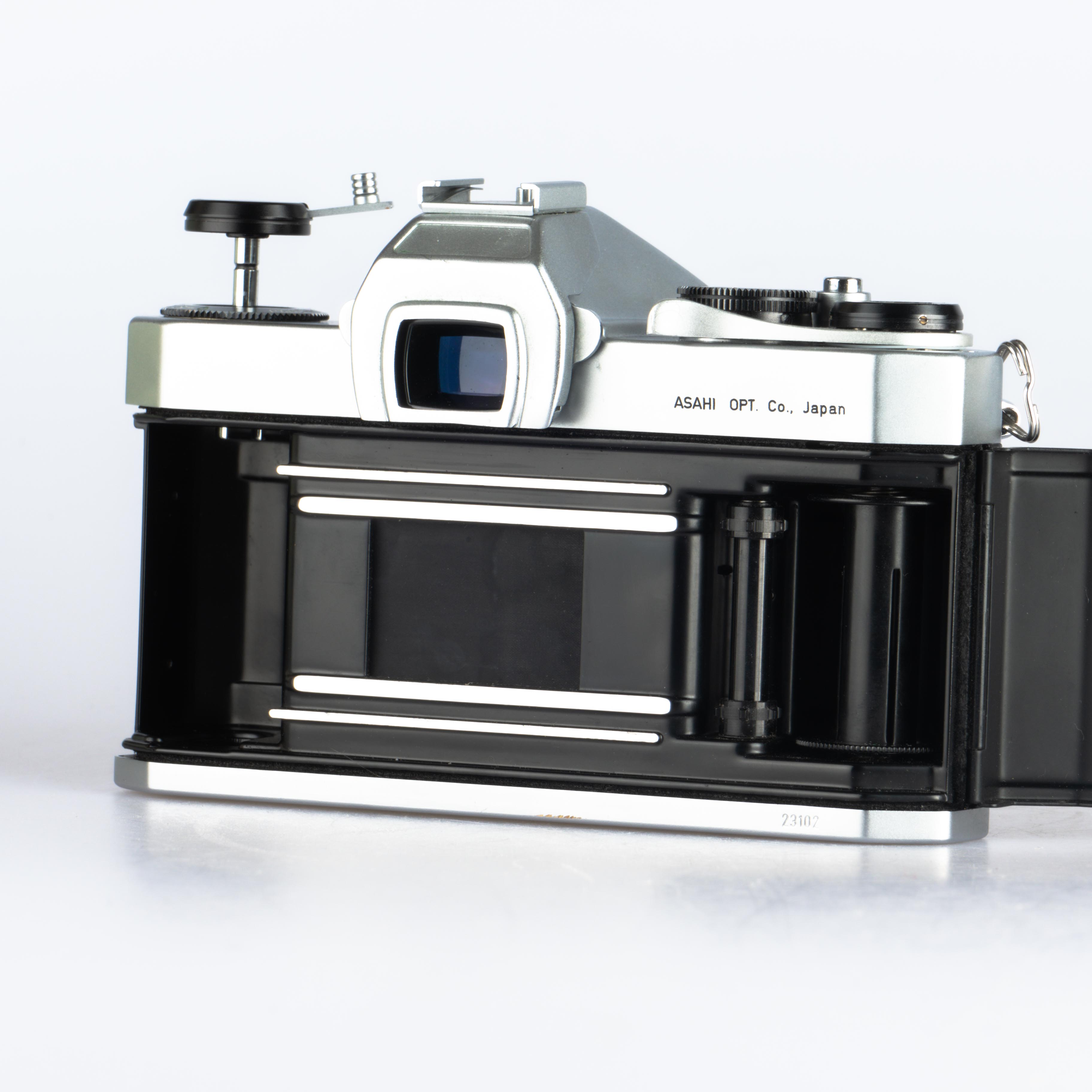 Pentax Spotmatic SP + 50mm f/1.4 Takumar | Kutuzov Photo