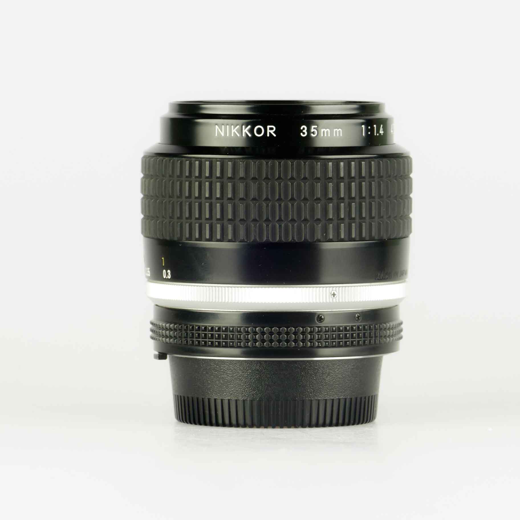 Nikon 35mm f/1.4 AiS Nikkor