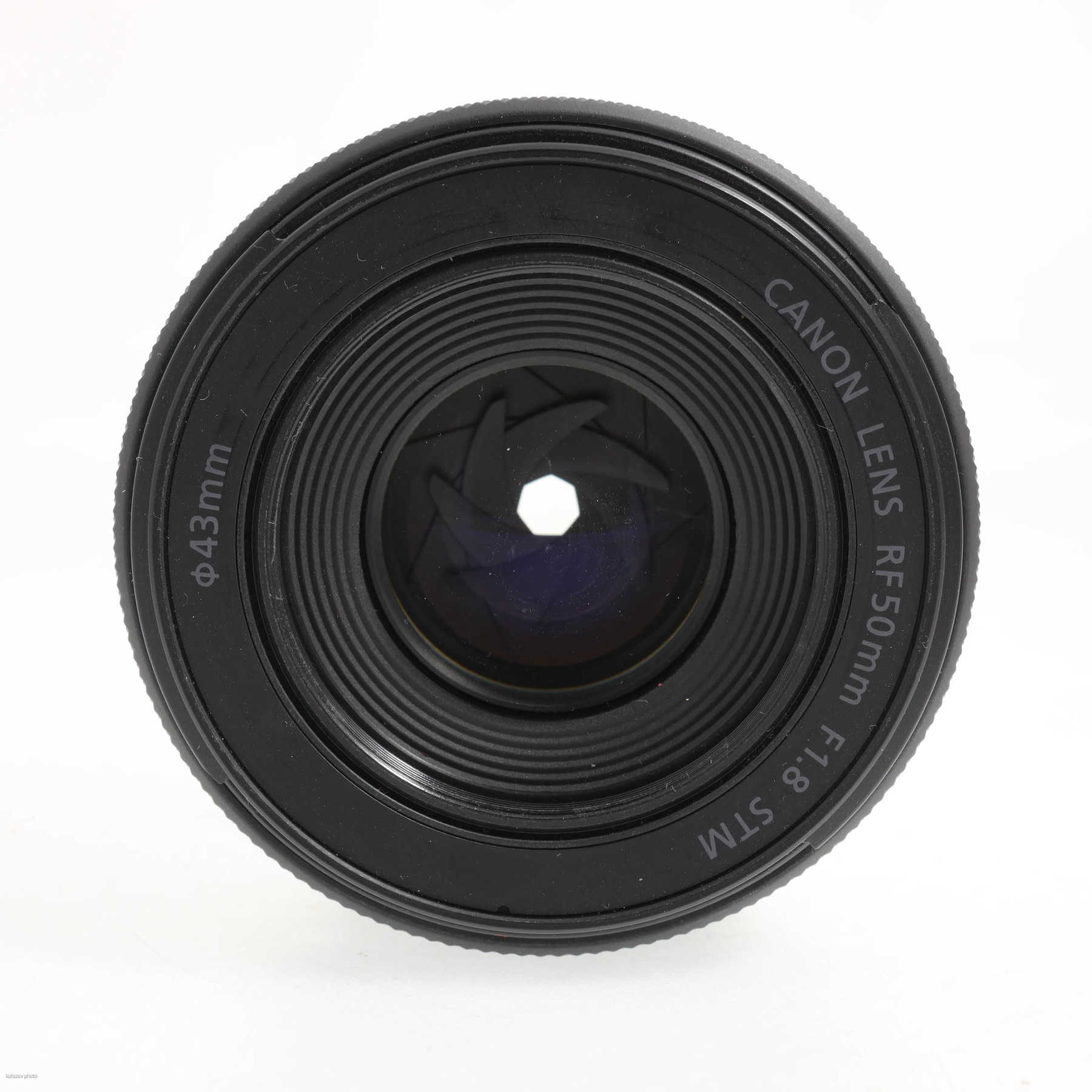 Canon RF 50mm f/1.8 STM Canon RF 50mm f/1.8 STM