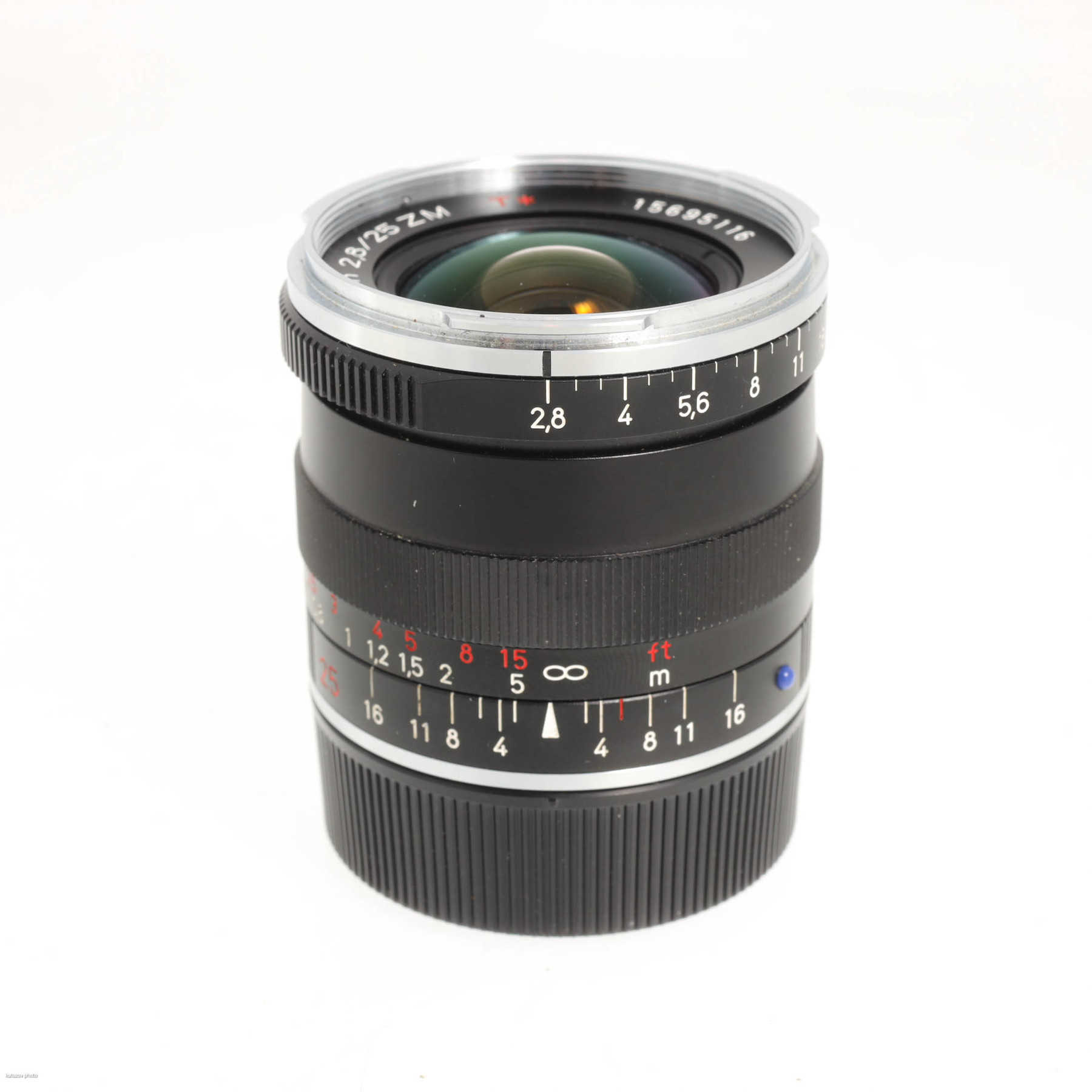 Zeiss Biogon 25mm f/2.8 T* ZM black Zeiss Biogon 25mm f/2.8 T* ZM black