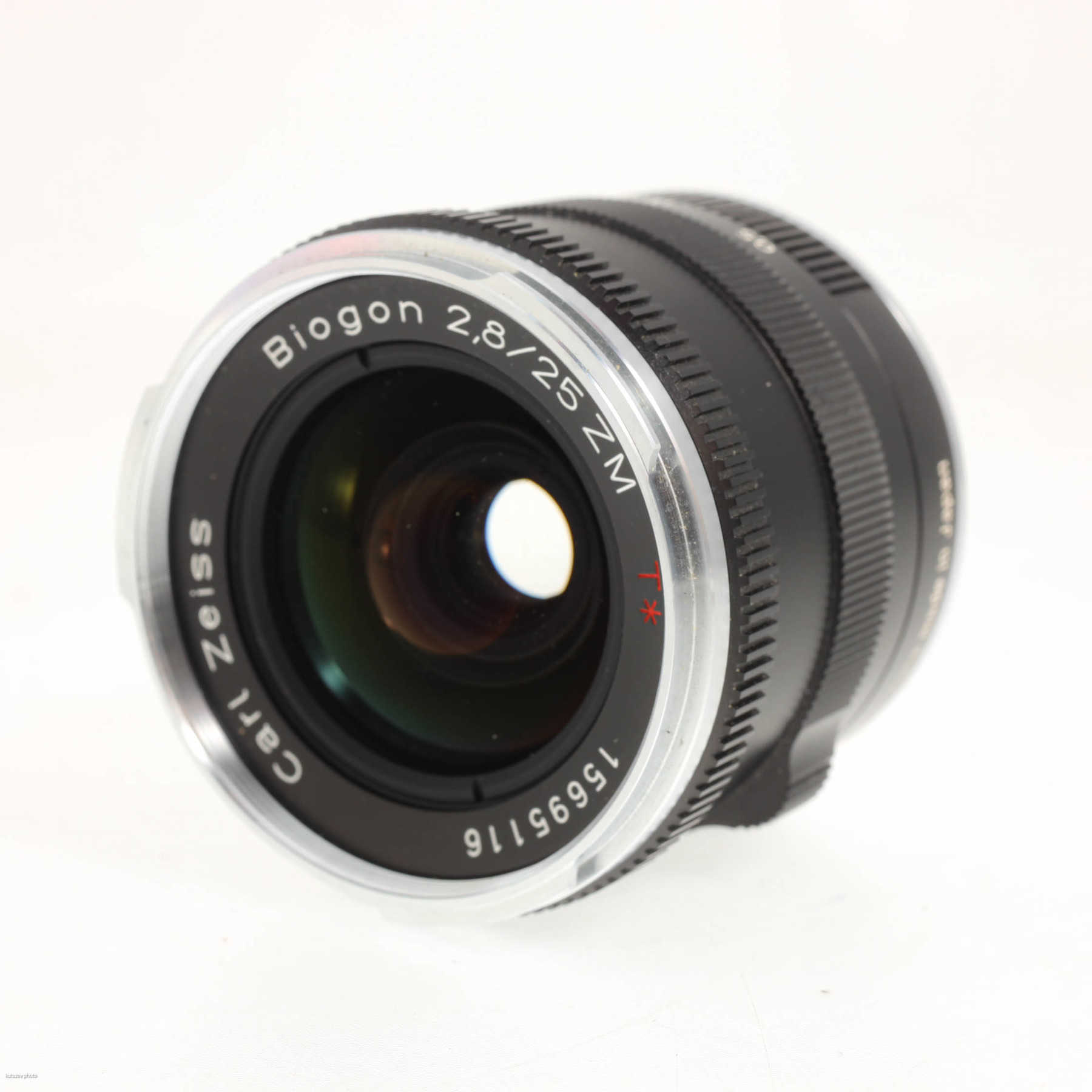 Zeiss Biogon 25mm f/2.8 T* ZM black Zeiss Biogon 25mm f/2.8 T* ZM black