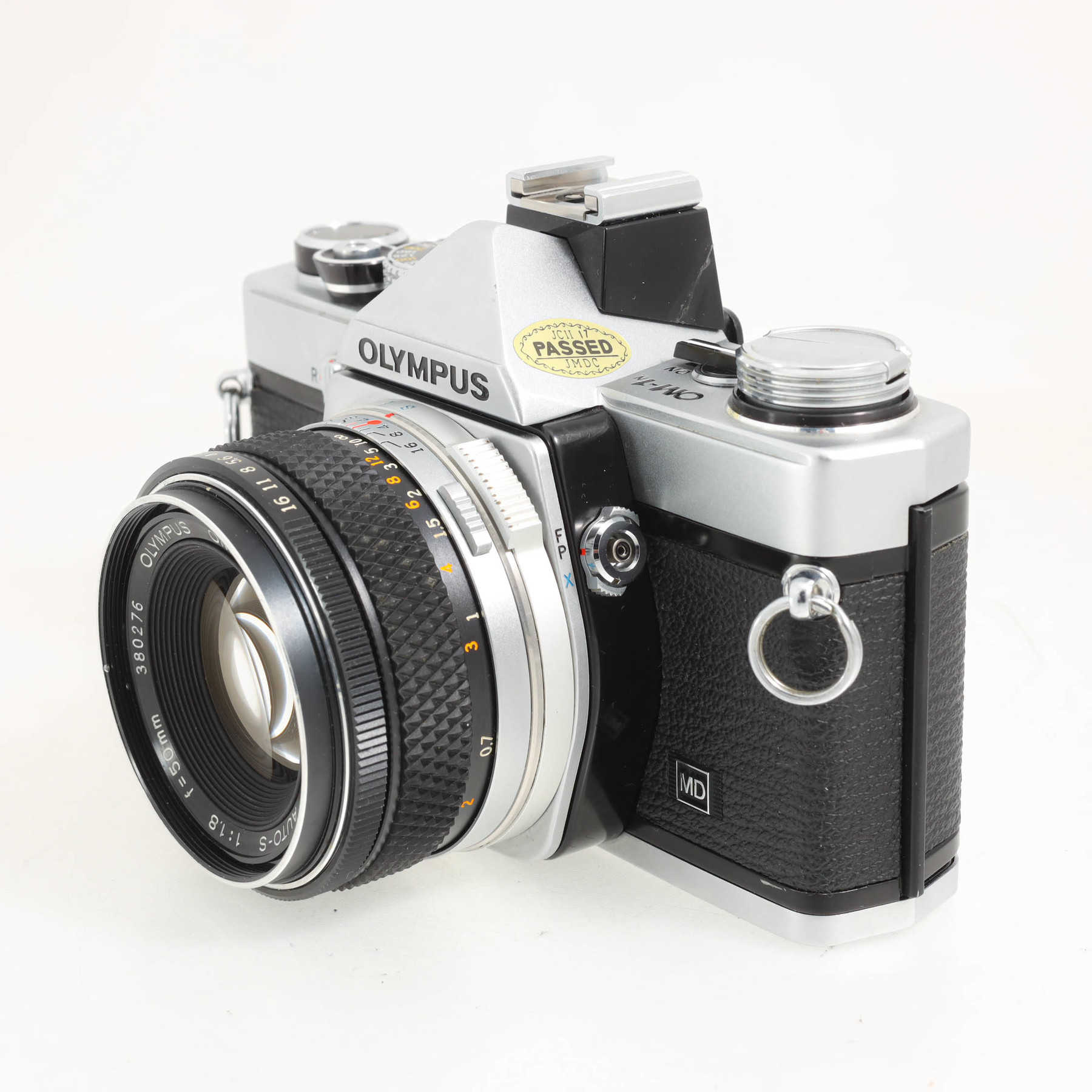 Olympus OM-1n с объективом 50mm f/1.8 F.Zuiko Olympus OM-1n с объективом 50mm f/1.8 F.Zuiko