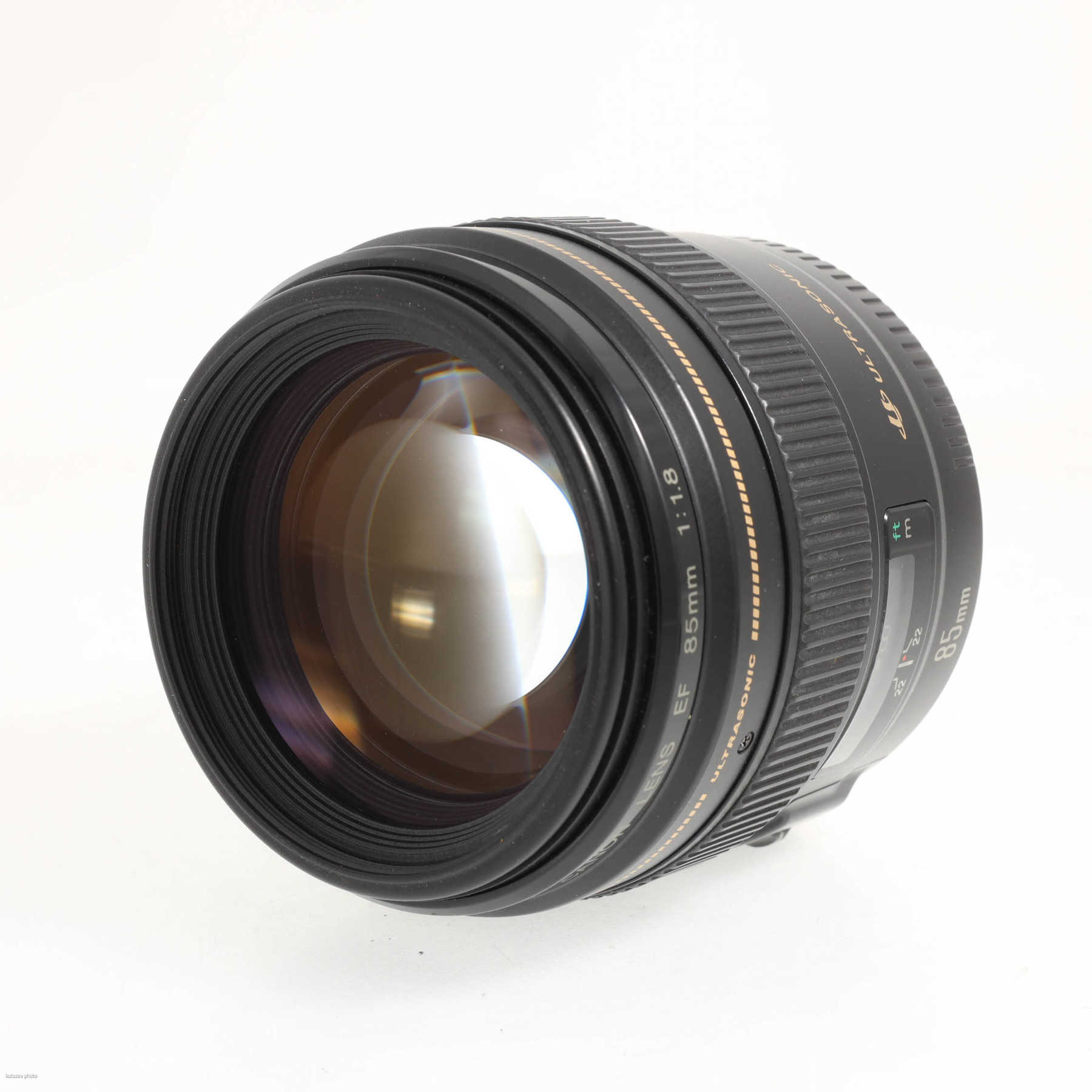 Canon EF 85mm f/1.8 USM Canon EF 85mm f/1.8 USM