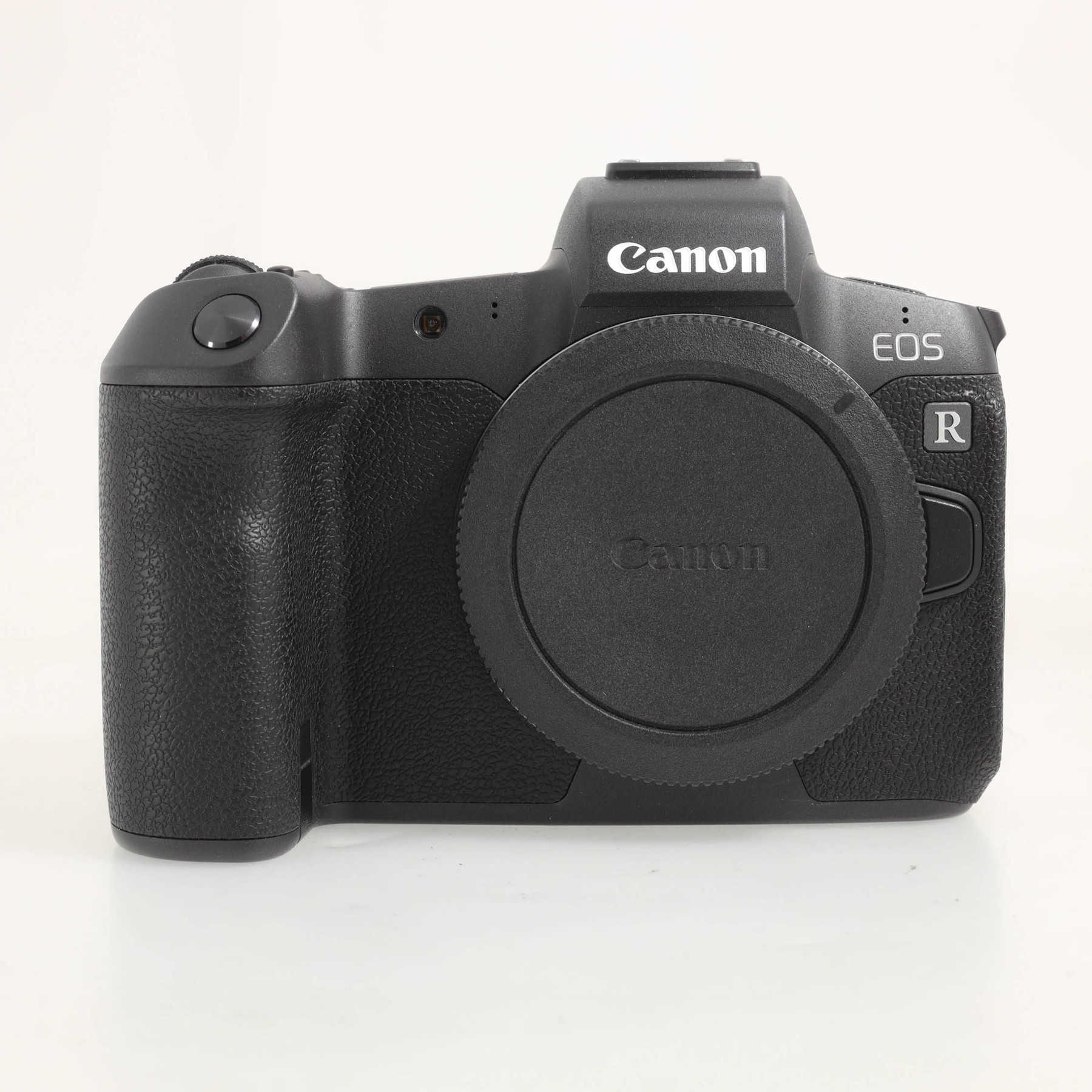 Canon EOS R с батарейной рукояткой BG-E22 Canon EOS R с батарейной рукояткой BG-E22