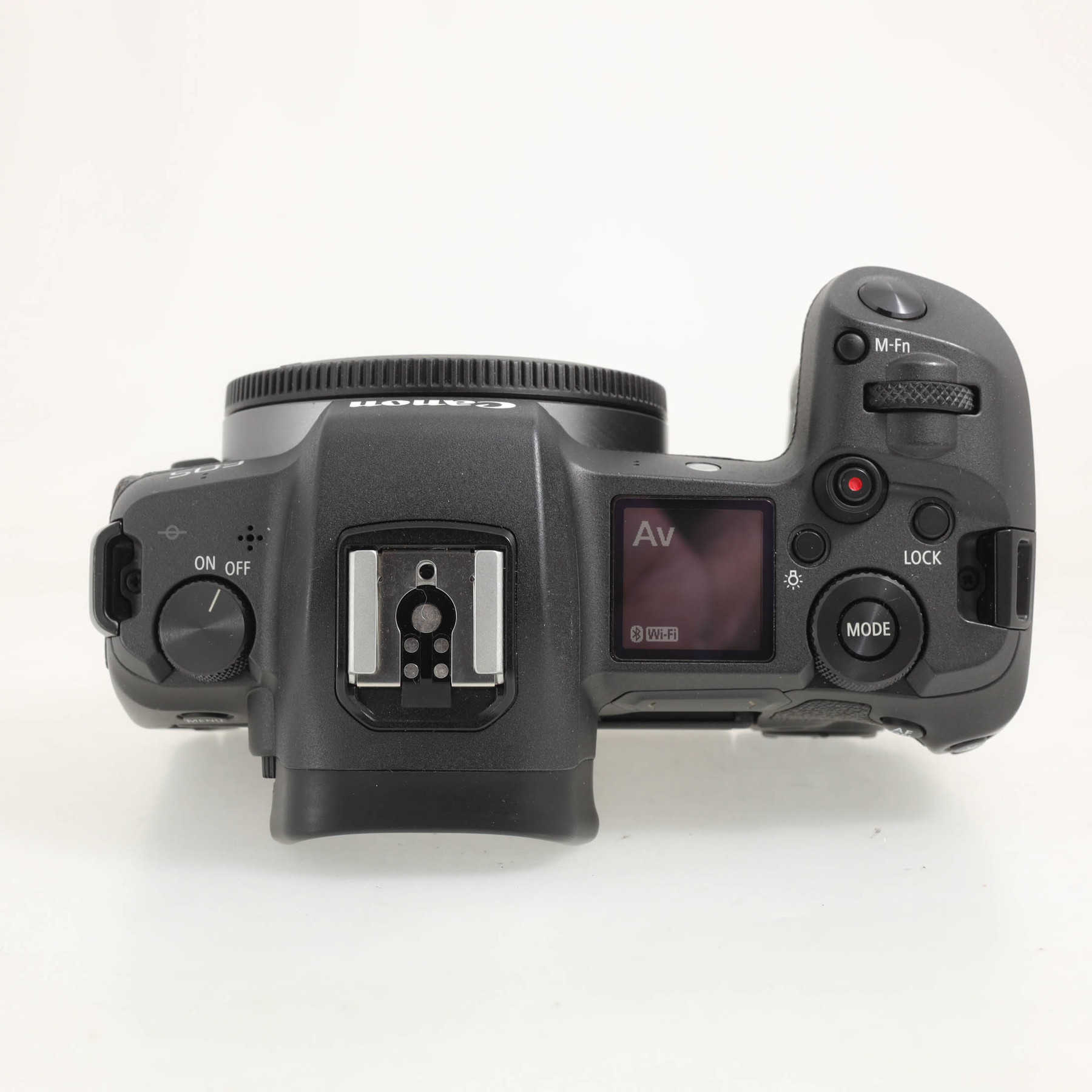 Canon EOS R с батарейной рукояткой BG-E22 Canon EOS R с батарейной рукояткой BG-E22