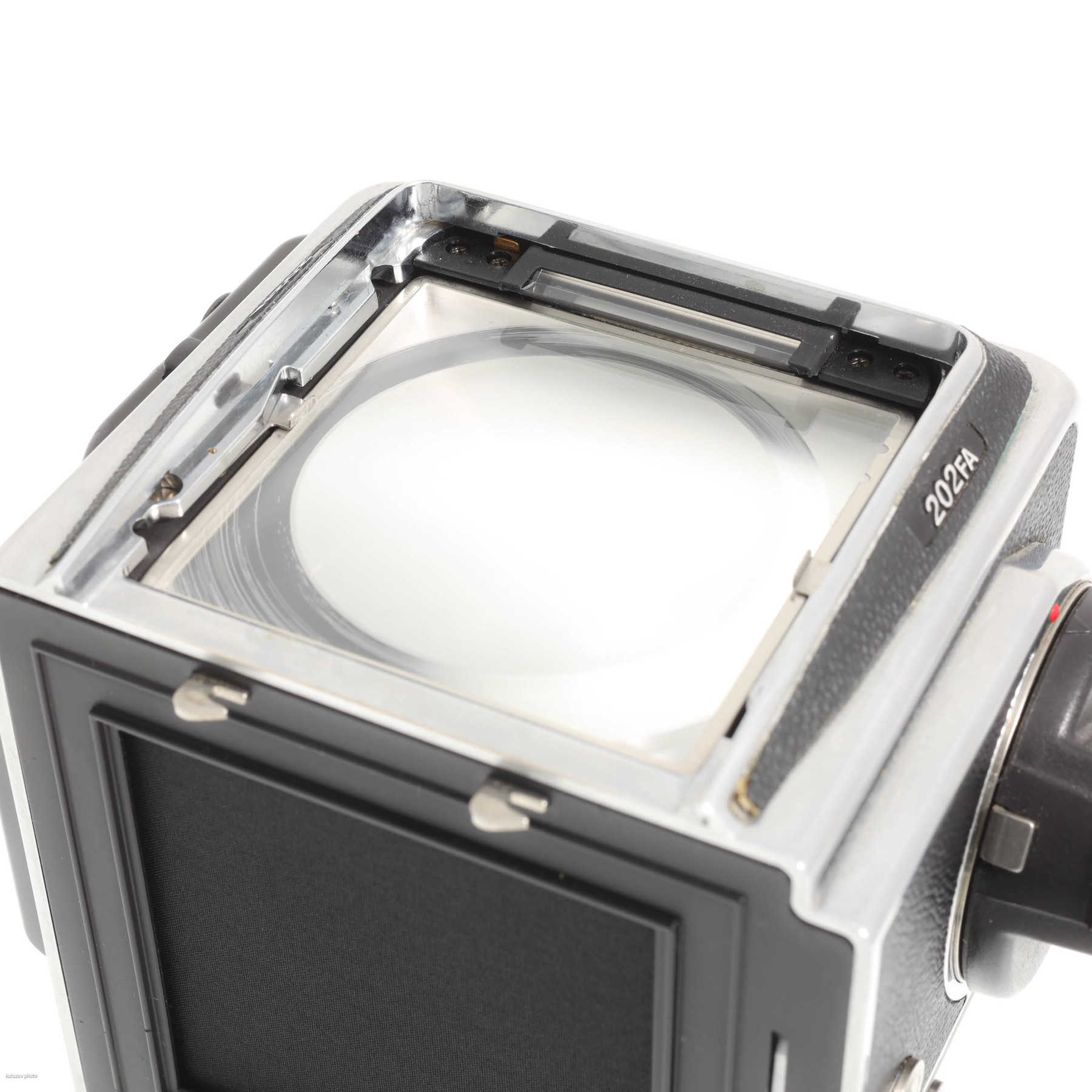 Hasselblad 202FA с объективом F 80mm f/2.8 T* Planar и призменным 45˚ видоискателем Hasselblad 202FA с объективом F 80mm f/2.8 T* Planar и призменным 45˚ видоискателем