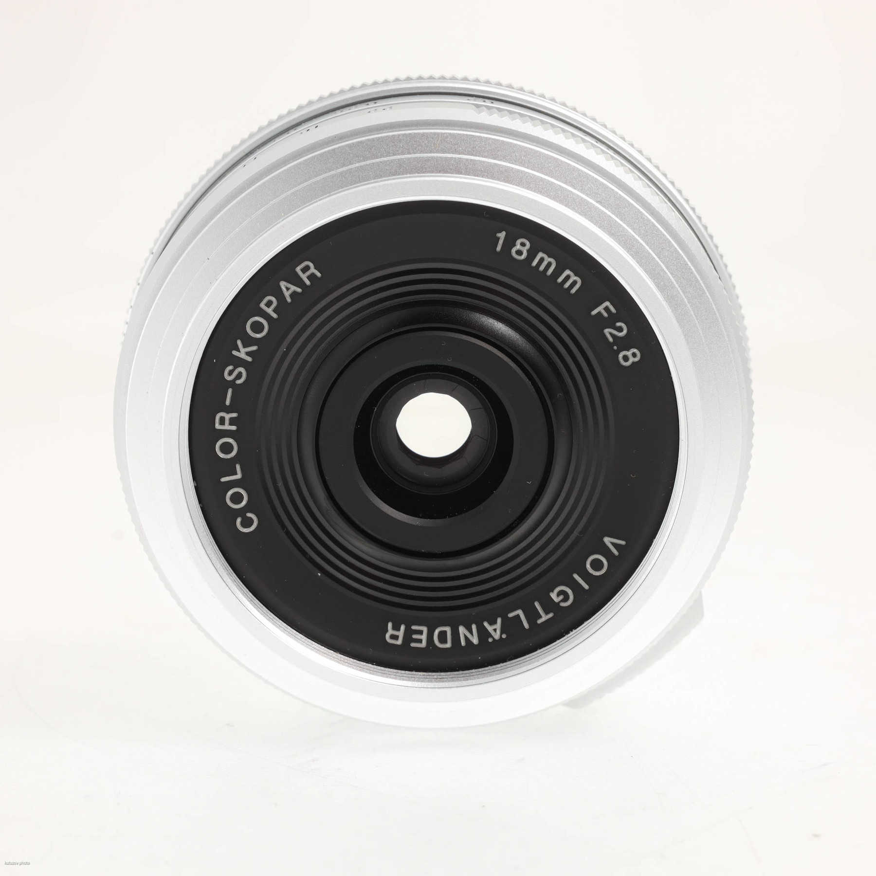 Voigtländer 18mm f/2.8 Color Skopar aspherical silver (Fujifilm X) Voigtländer 18mm f/2.8 Color Skopar aspherical silver (Fujifilm X)