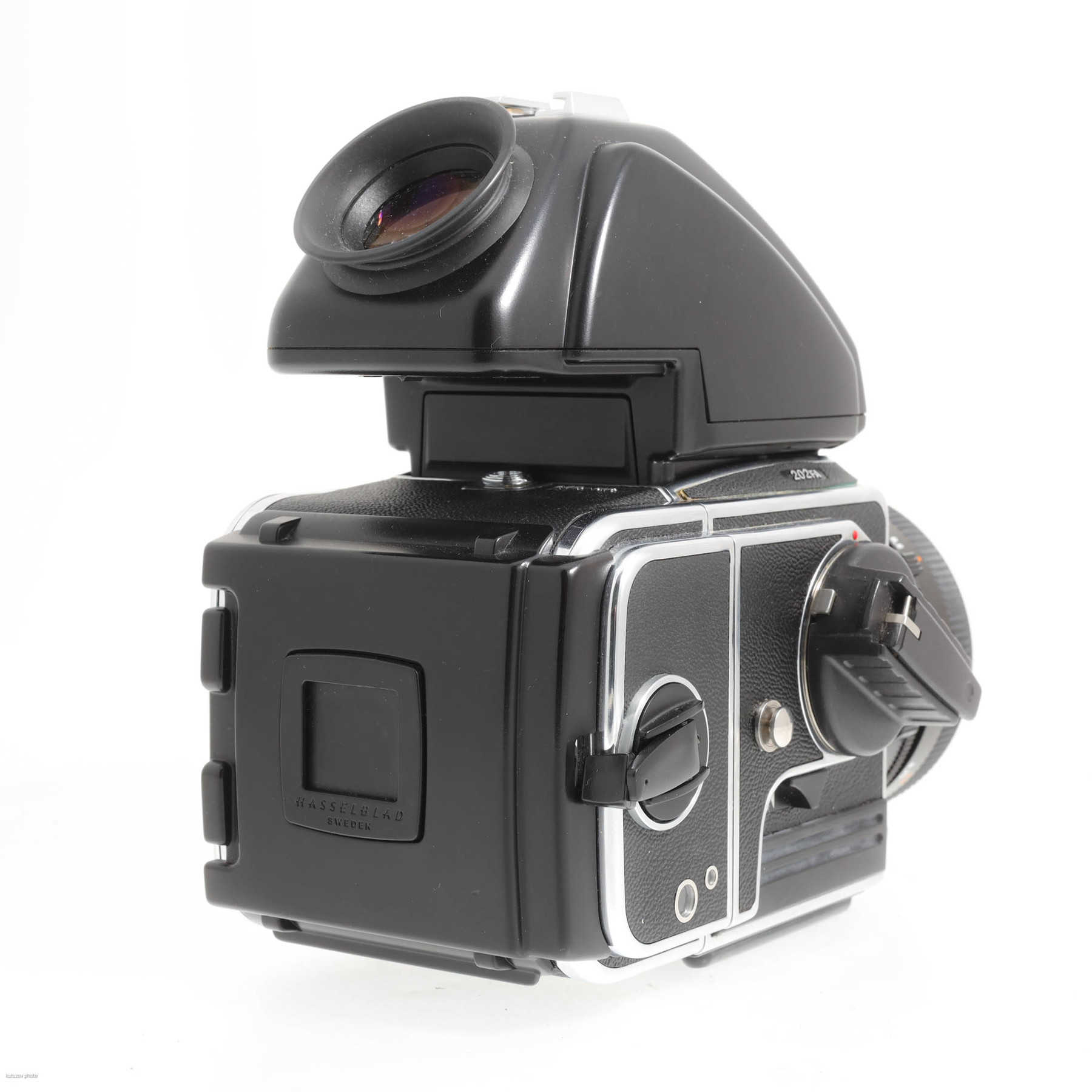 Hasselblad 202FA с объективом F 80mm f/2.8 T* Planar и призменным 45˚ видоискателем Hasselblad 202FA с объективом F 80mm f/2.8 T* Planar и призменным 45˚ видоискателем