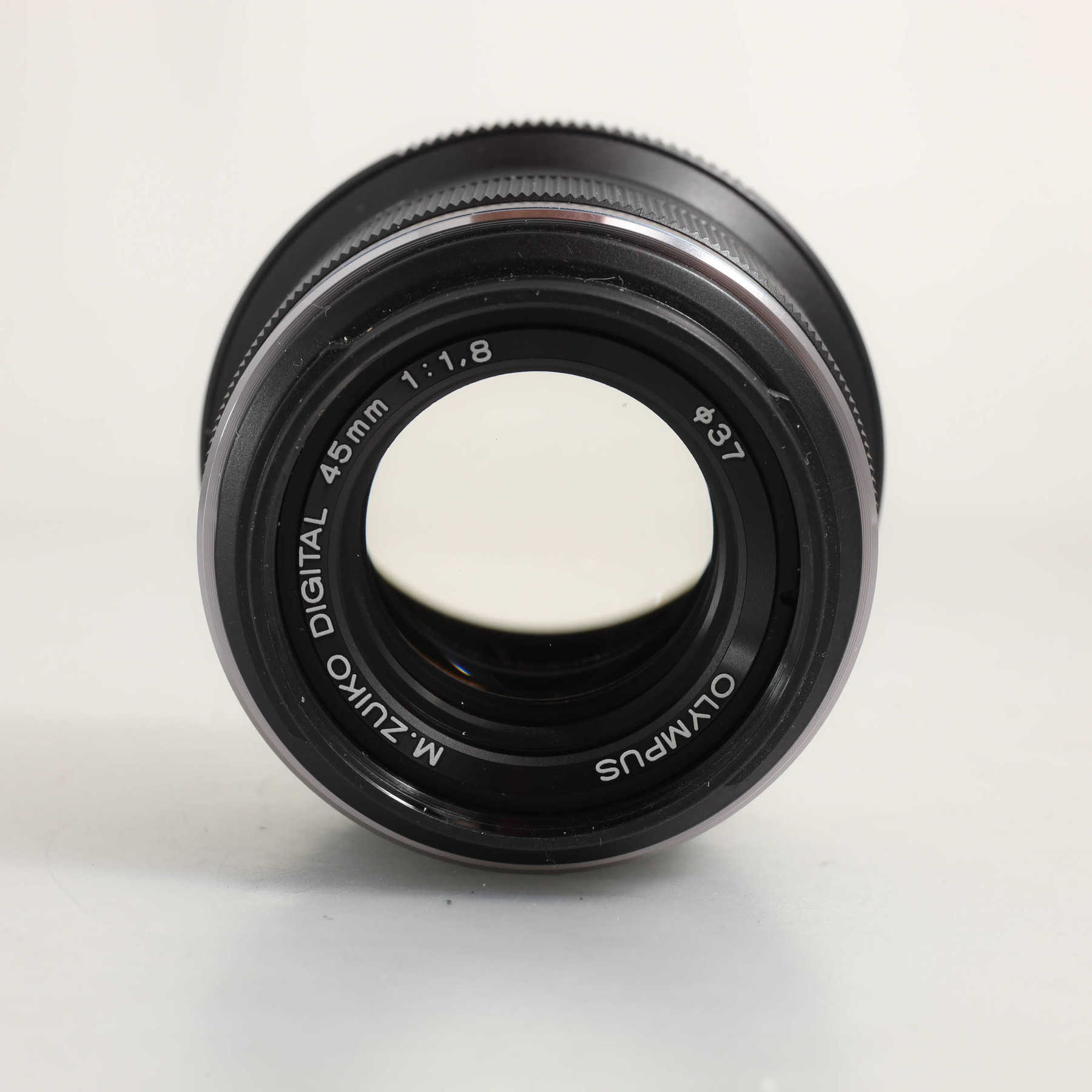Olympus 45mm f/1.8 Zuiko Digital black Olympus 45mm f/1.8 Zuiko Digital black