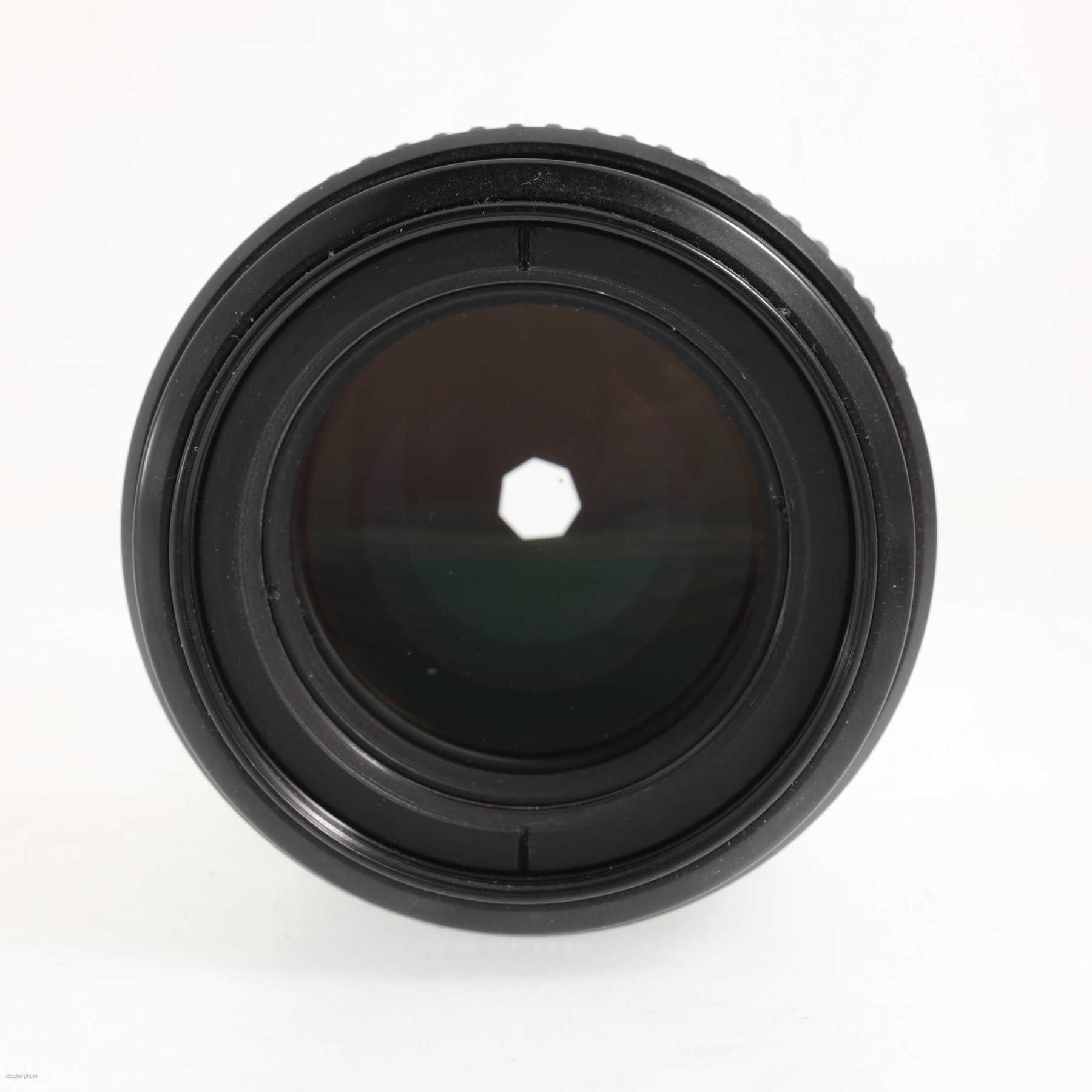 Nikon 105mm f/2.8 Micro-Nikkor AiS Nikon 105mm f/2.8 Micro-Nikkor AiS