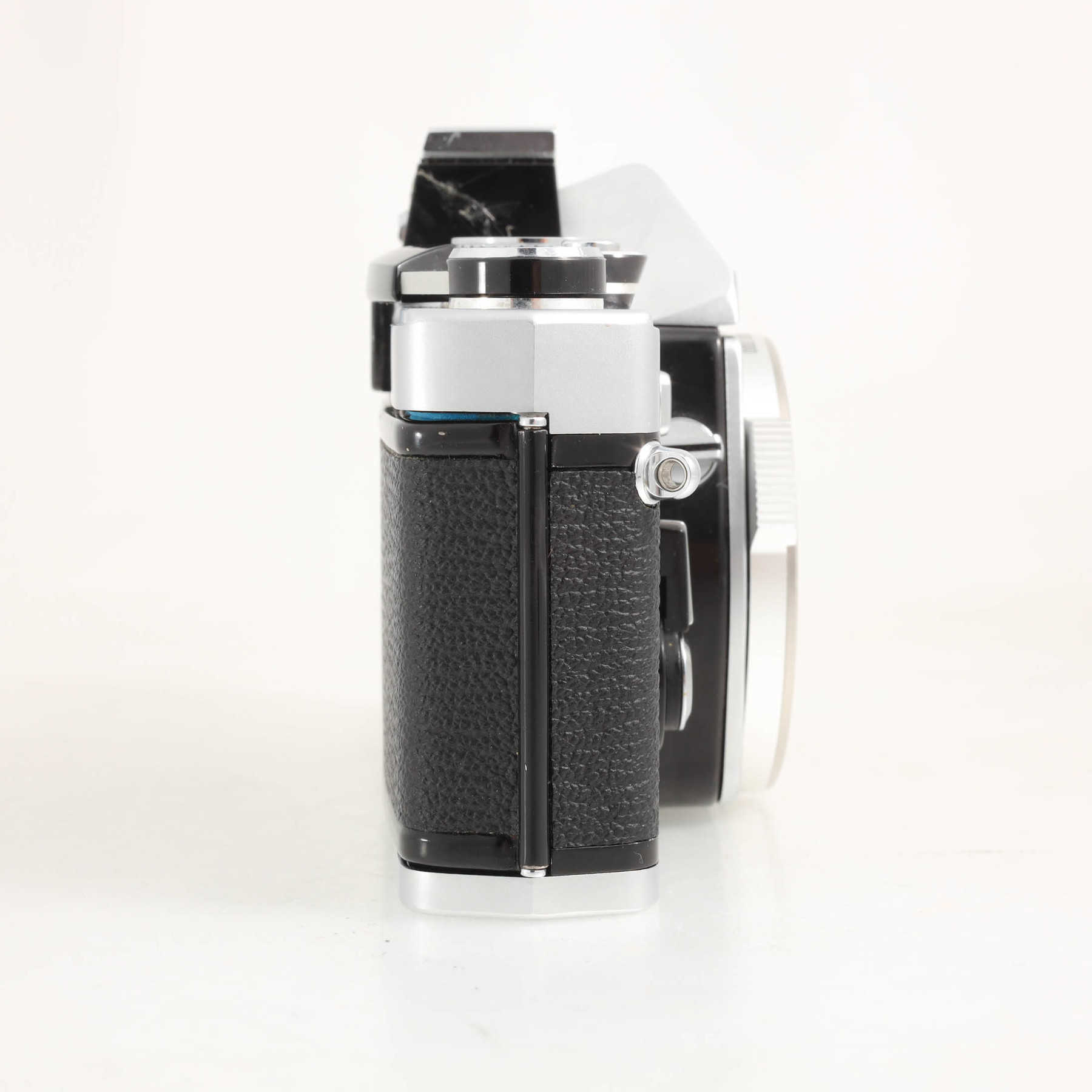 Olympus OM-1n с объективом 50mm f/1.4 G.Zuiko Auto-S Olympus OM-1n с объективом 50mm f/1.4 G.Zuiko Auto-S