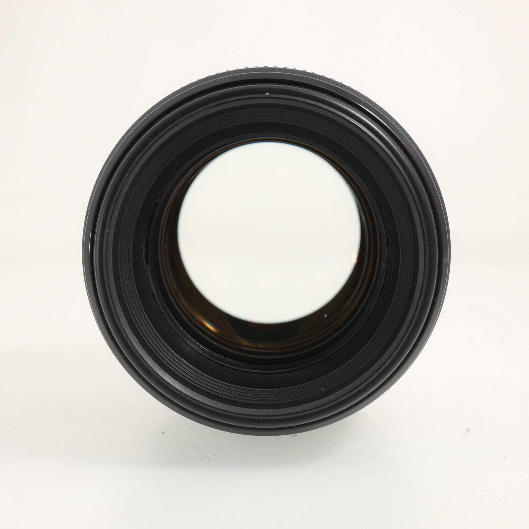 Canon EF 85mm f/1.8 USM Canon EF 85mm f/1.8 USM