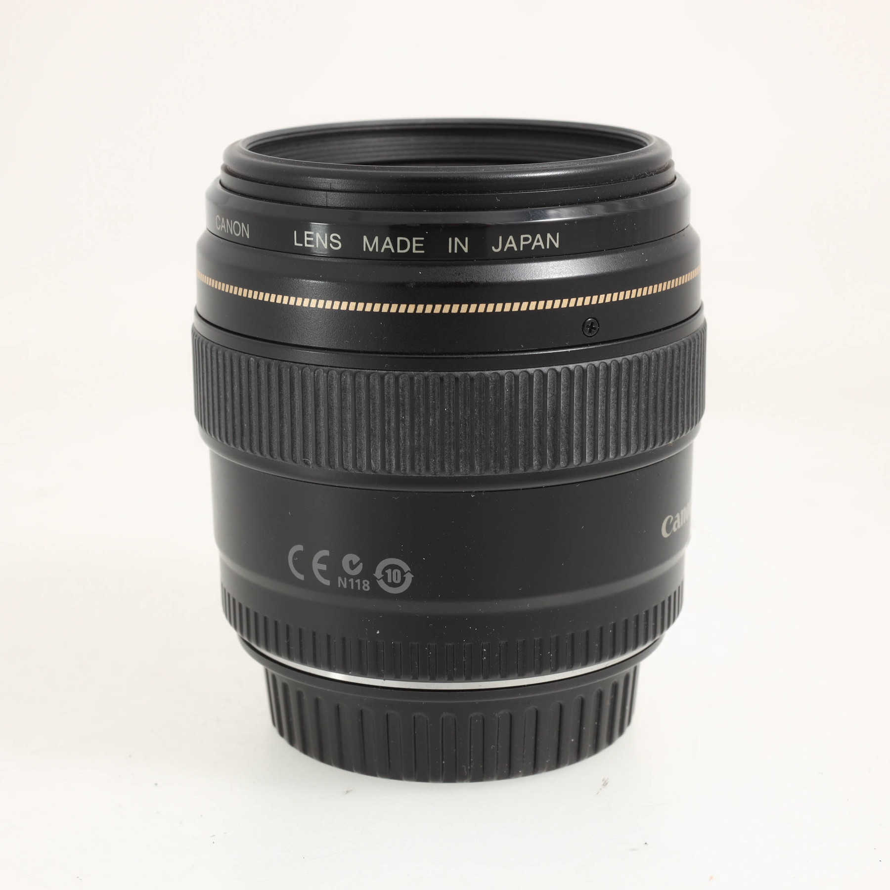 Canon EF 85mm f/1.8 USM Canon EF 85mm f/1.8 USM