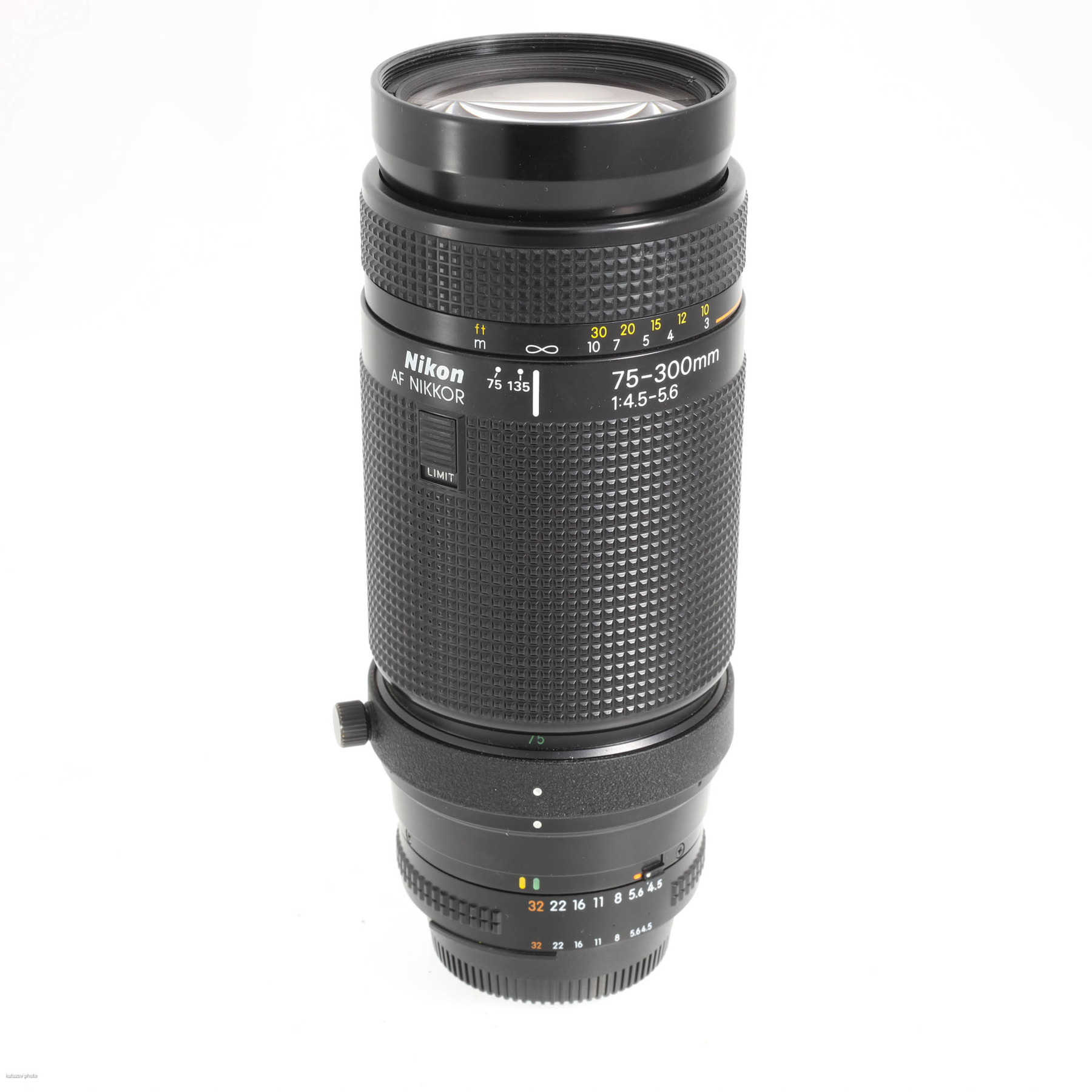 Nikon 75-300mm f/4.5-5.6 AF Nikkor Nikon 75-300mm f/4.5-5.6 AF Nikkor