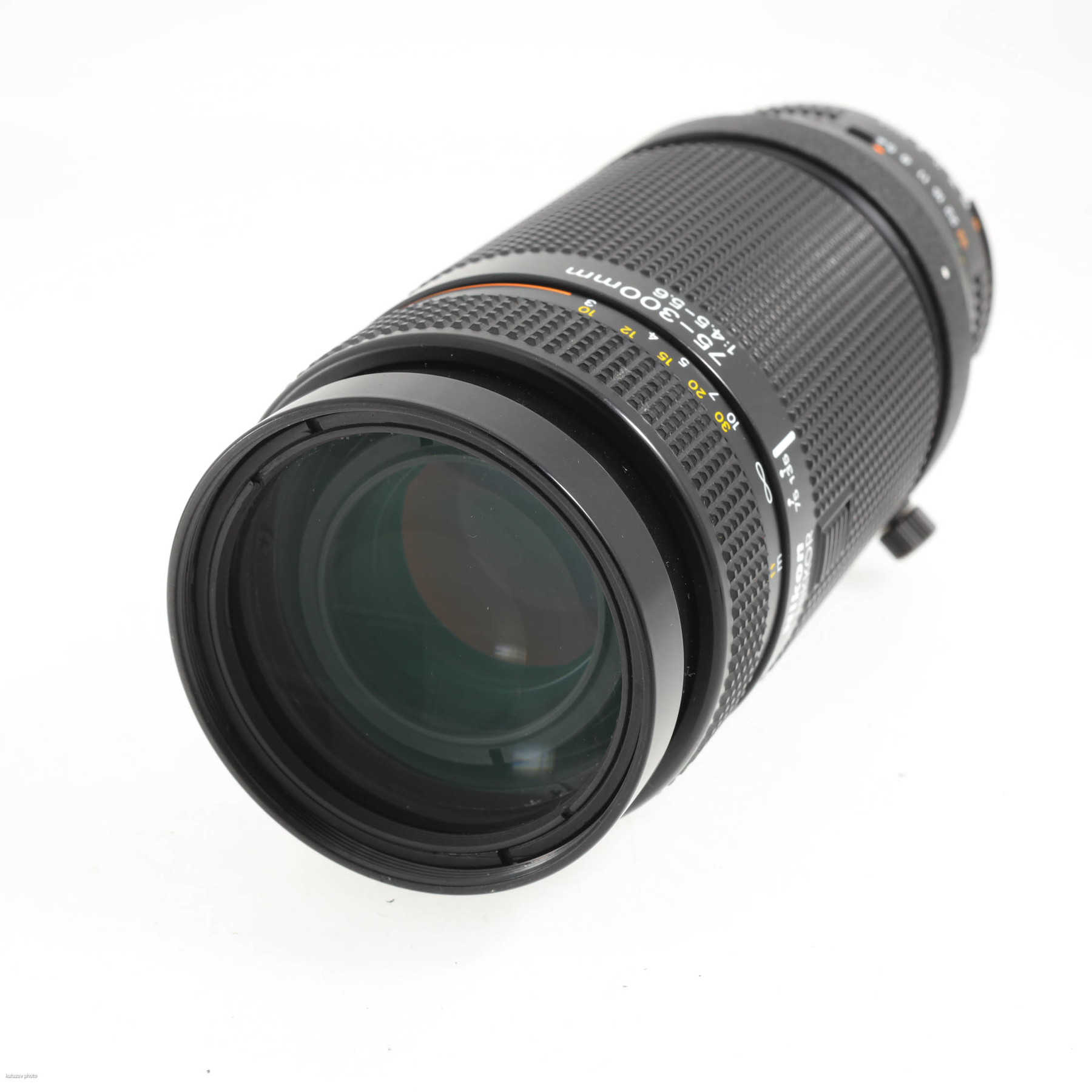 Nikon 75-300mm f/4.5-5.6 AF Nikkor Nikon 75-300mm f/4.5-5.6 AF Nikkor