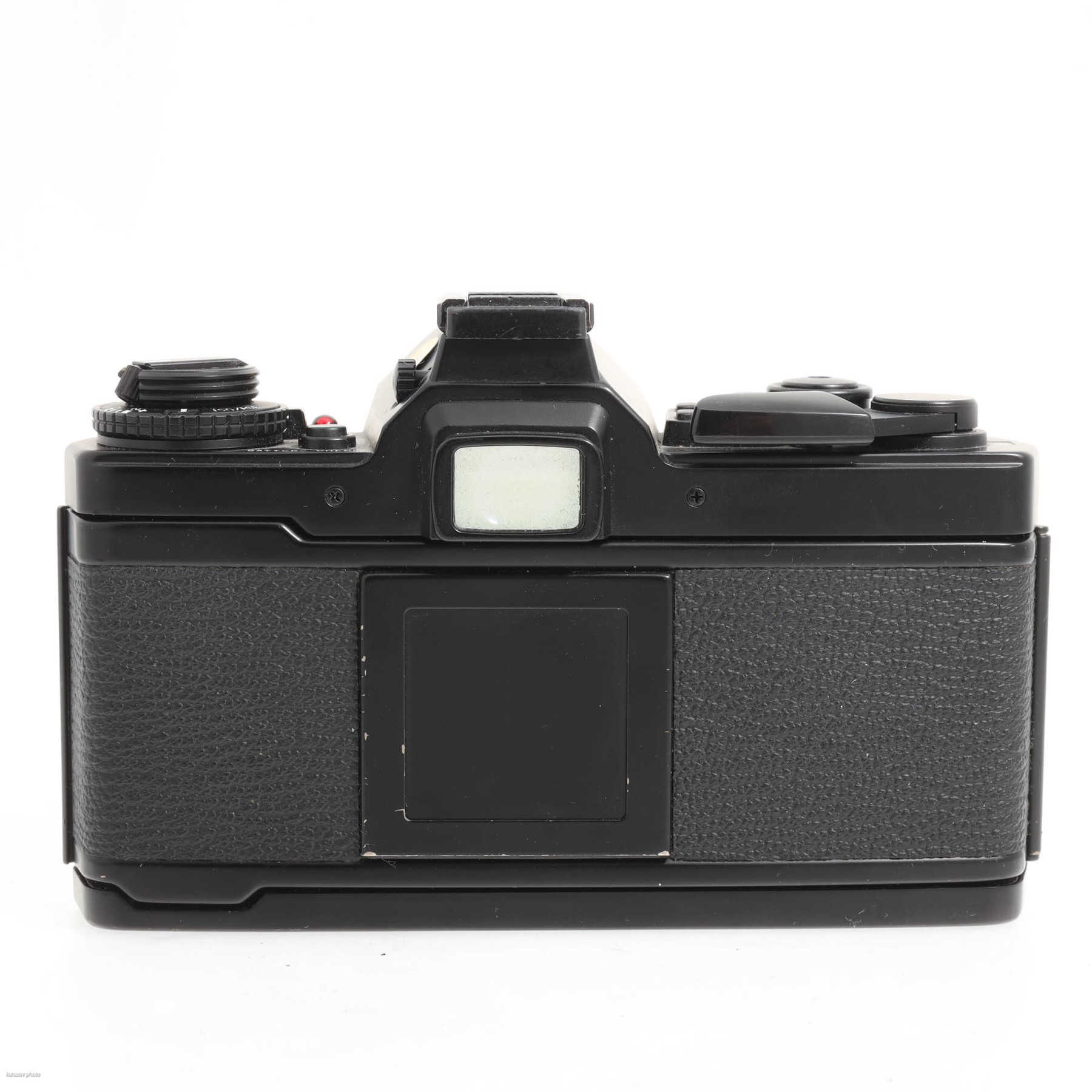 Olympus OM-3 с объективом 50mm f/1.8 Zuiko Auto-S Olympus OM-3 с объективом 50mm f/1.8 Zuiko Auto-S