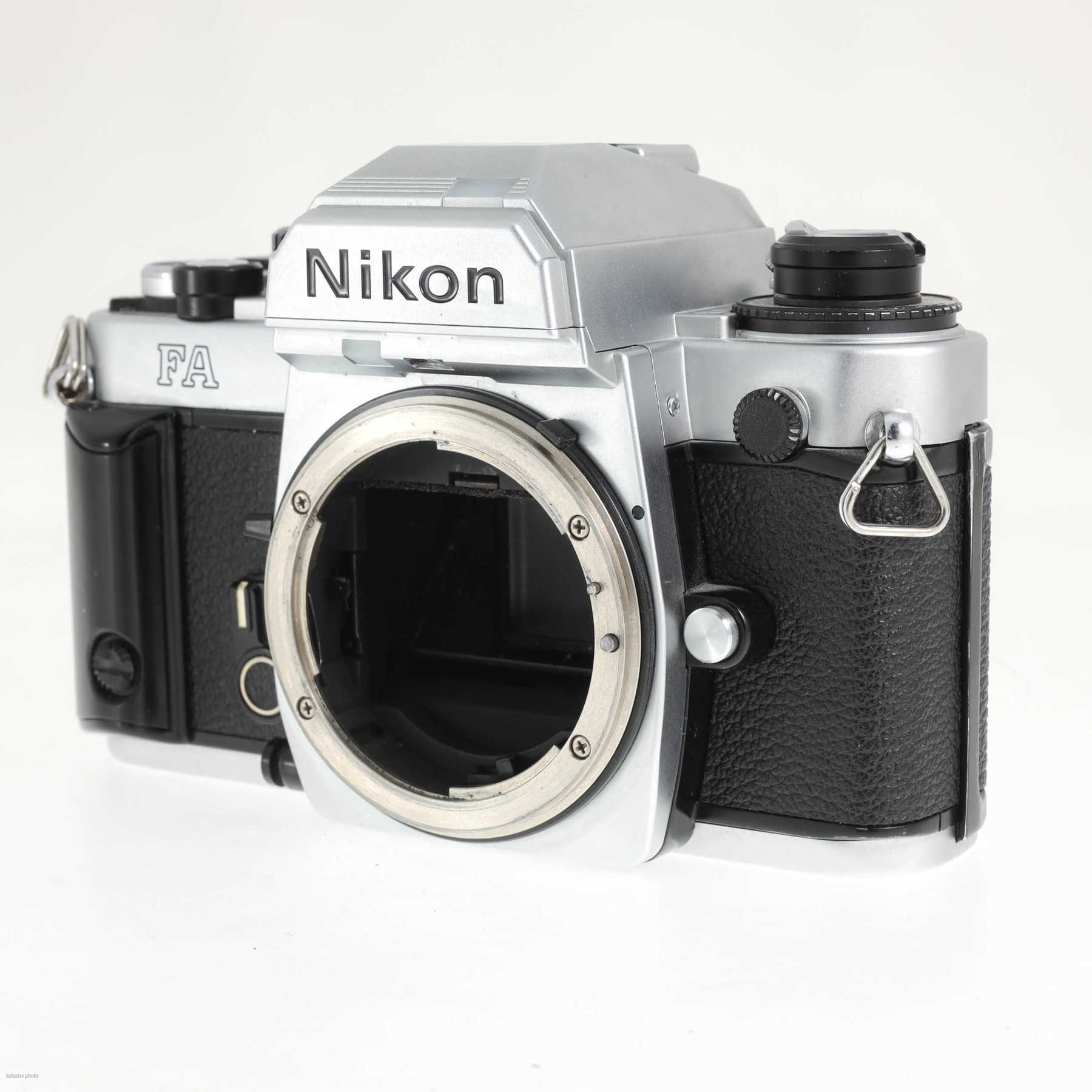 Nikon FA с объективом 50mm f/1.4 Ai-Nikkor Nikon FA с объективом 50mm f/1.4 Ai-Nikkor