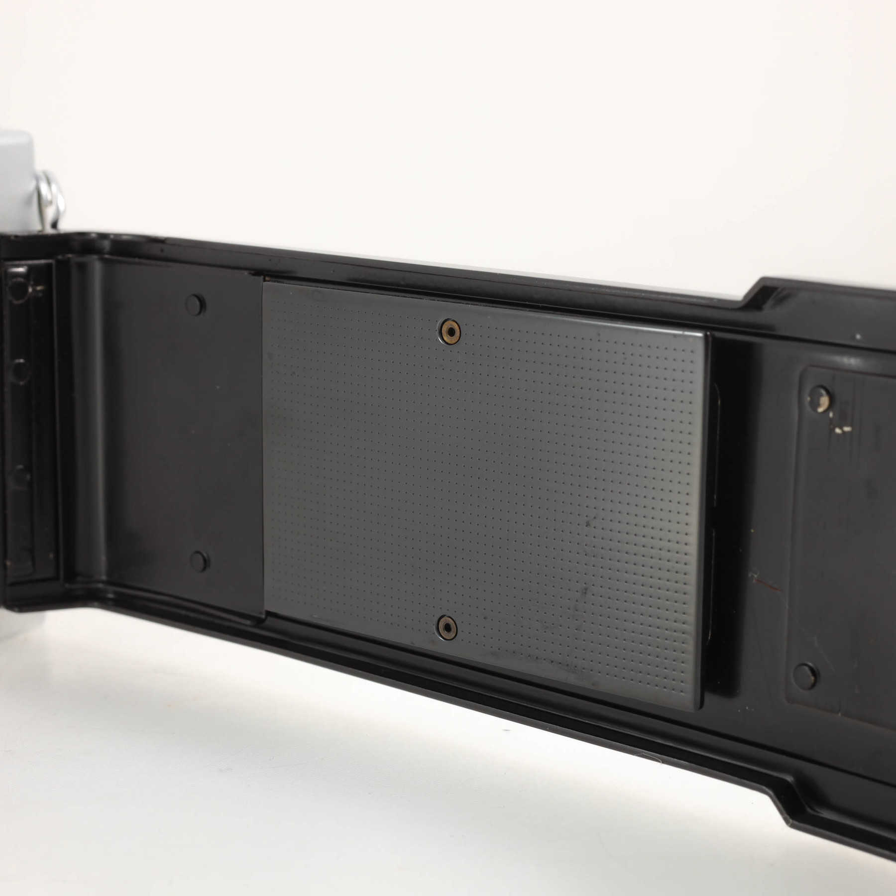 Olympus OM-1 с объективом 50mm f/1.8 F.Zuiko Auto-S Olympus OM-1 с объективом 50mm f/1.8 F.Zuiko Auto-S