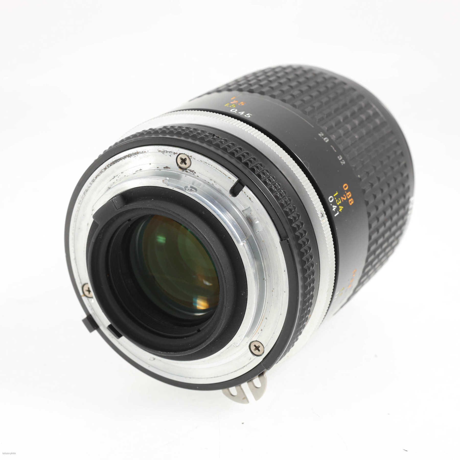 Nikon 105mm f/2.8 Micro-Nikkor AiS Nikon 105mm f/2.8 Micro-Nikkor AiS