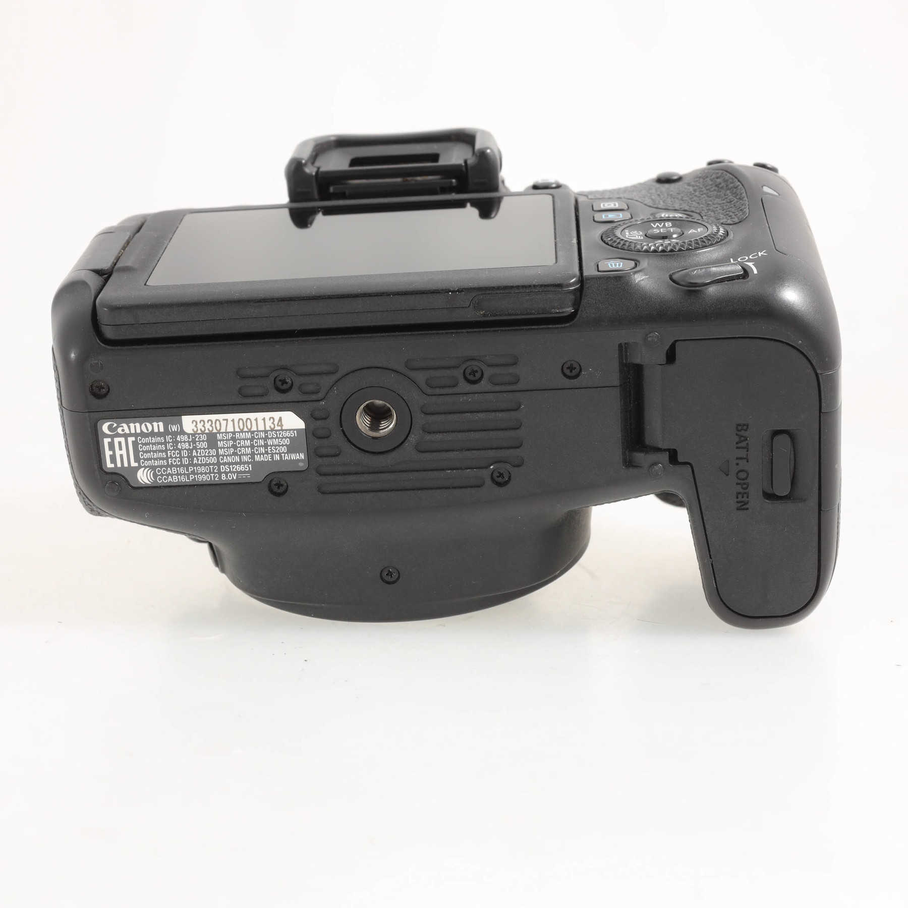 Canon EOS 77D с объективом EF-S 18-55mm f/4-5.6 IS STM Canon EOS 77D с объективом EF-S 18-55mm f/4-5.6 IS STM