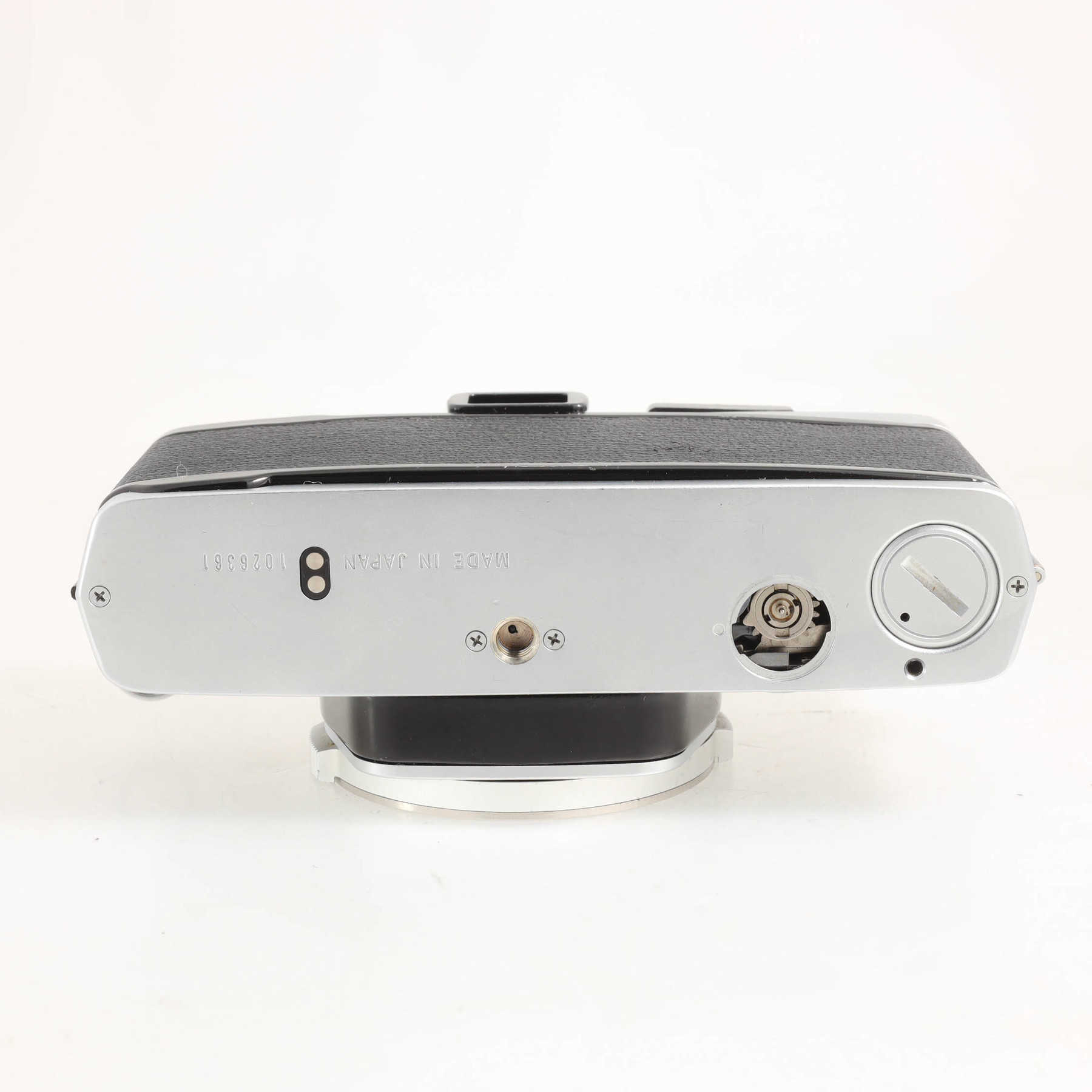 Olympus OM-1 с объективом 50mm f/1.8 F.Zuiko Auto-S Olympus OM-1 с объективом 50mm f/1.8 F.Zuiko Auto-S