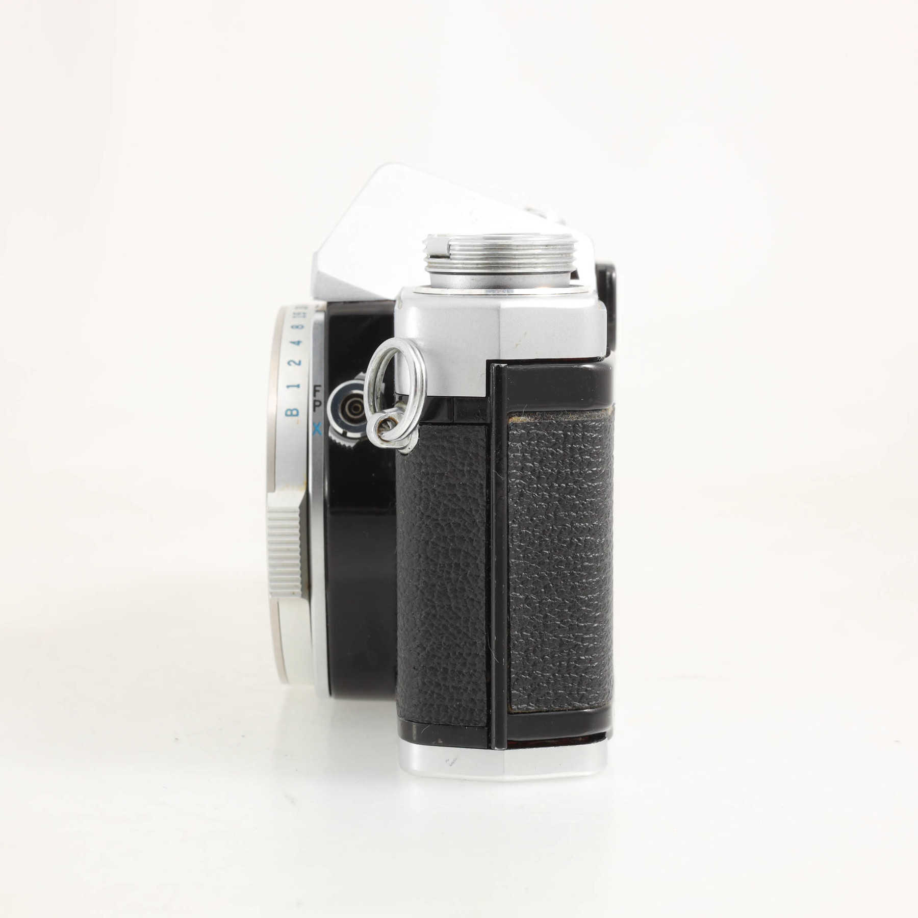 Olympus OM-1 с объективом 50mm f/1.8 F.Zuiko Auto-S Olympus OM-1 с объективом 50mm f/1.8 F.Zuiko Auto-S