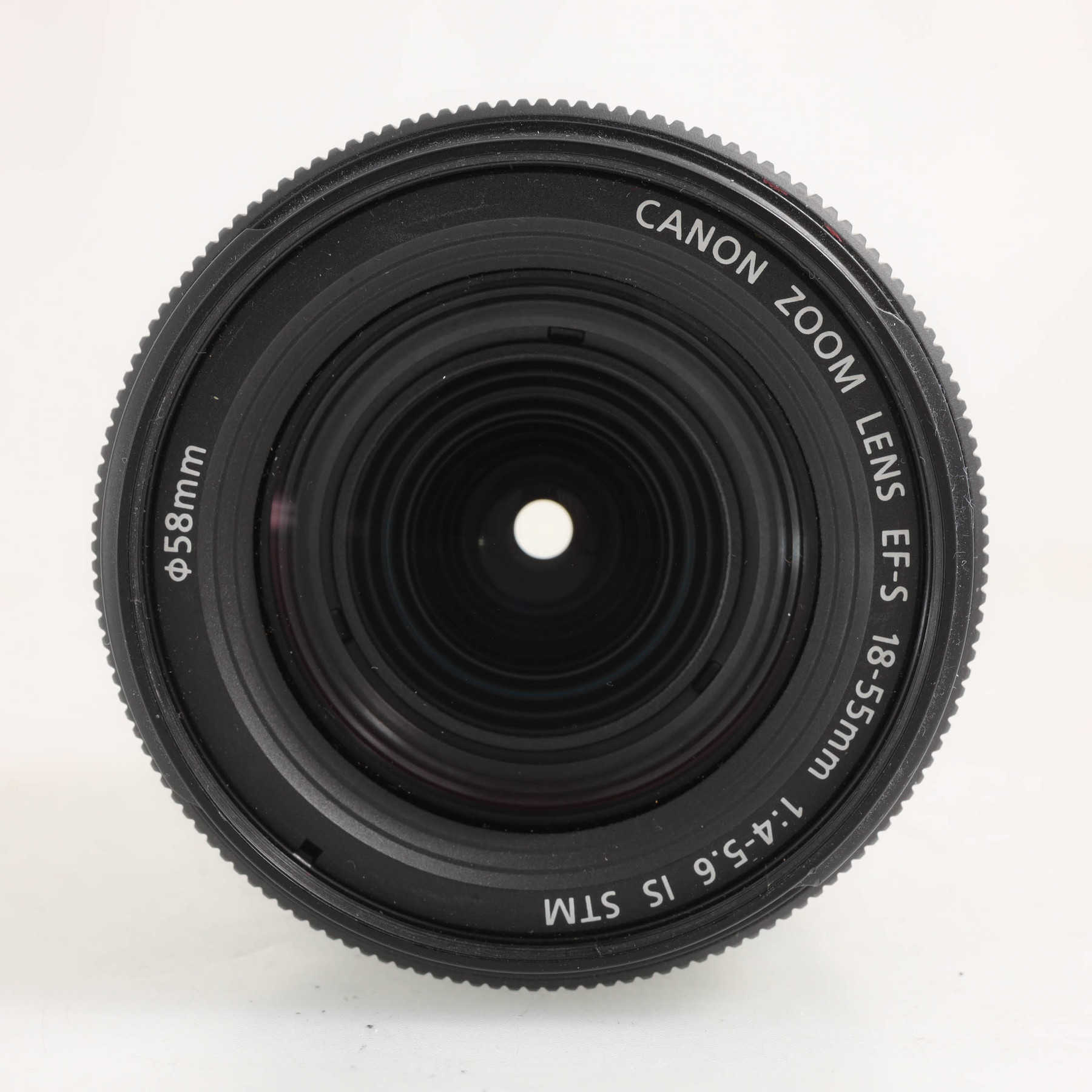 Canon EOS 77D с объективом EF-S 18-55mm f/4-5.6 IS STM Canon EOS 77D с объективом EF-S 18-55mm f/4-5.6 IS STM