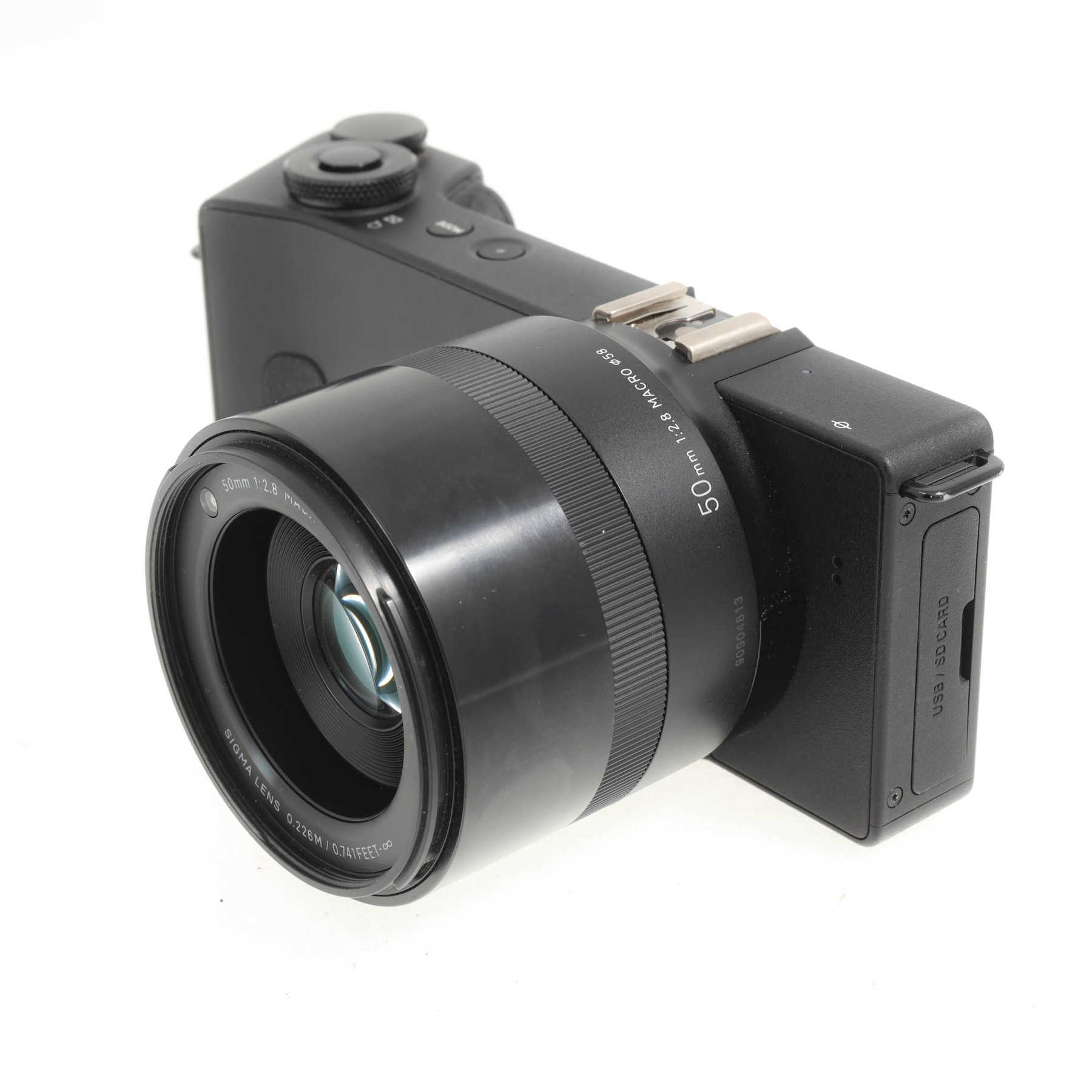 Sigma DP3 Quattro с 1,2х телеконвертером Sigma DP3 Quattro с 1,2х телеконвертером